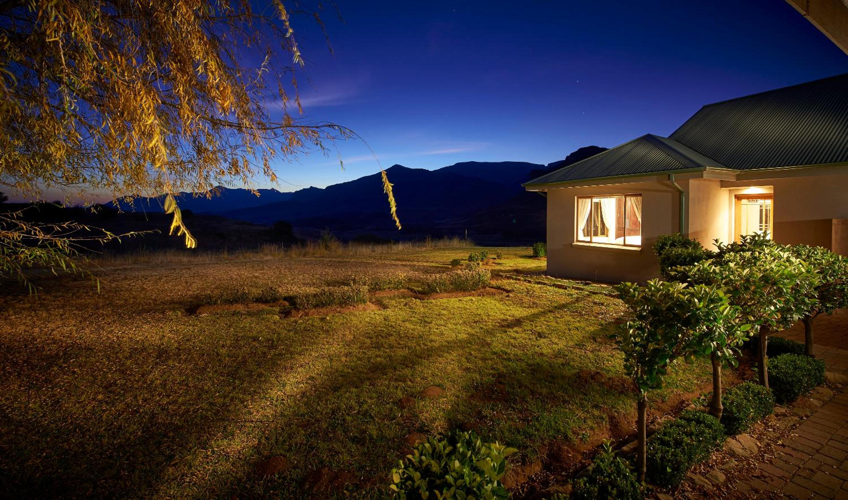 Three-Bedroom Holiday Home with Mountain View photo 2