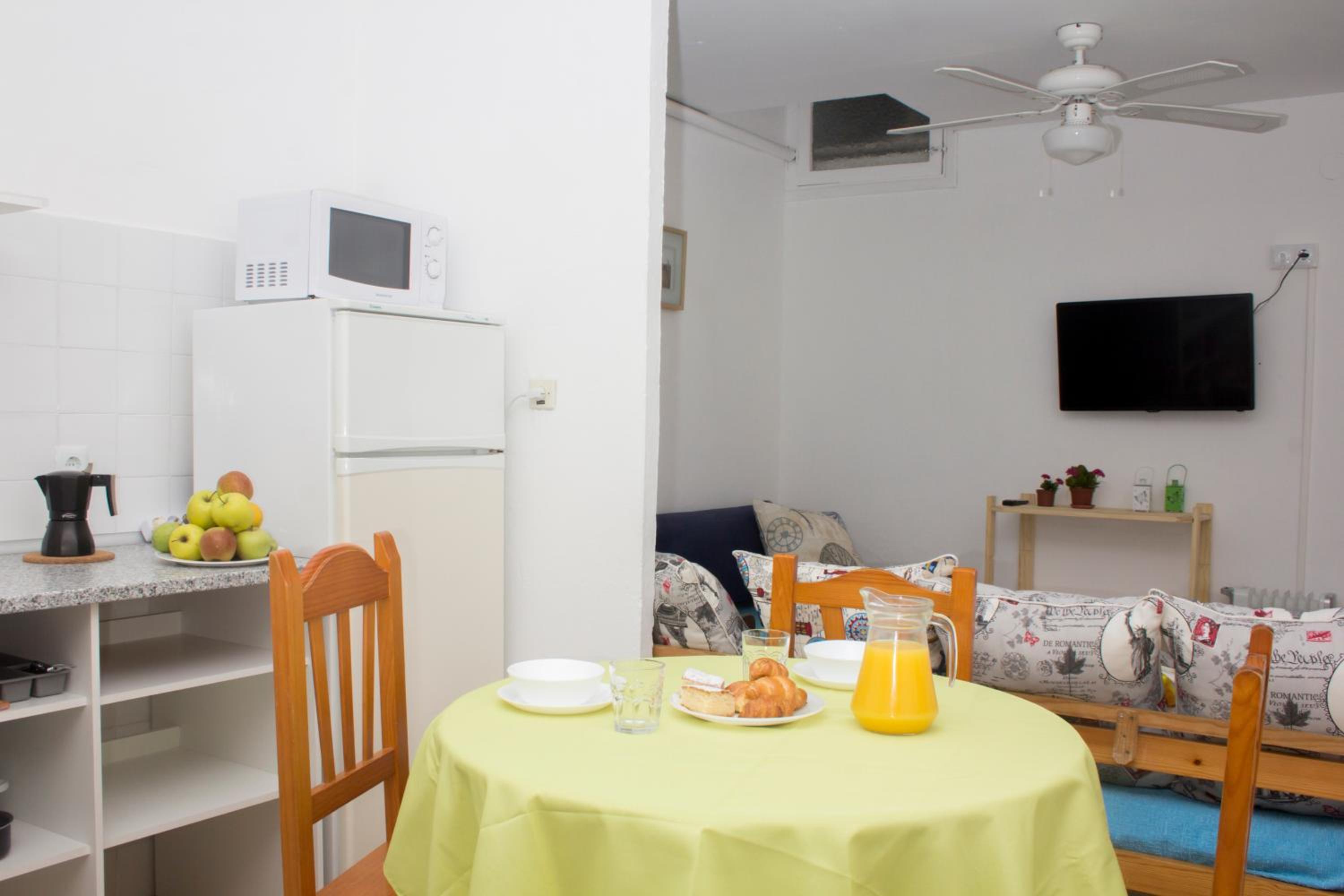 Interior One-Bedroom Apartment photo 2