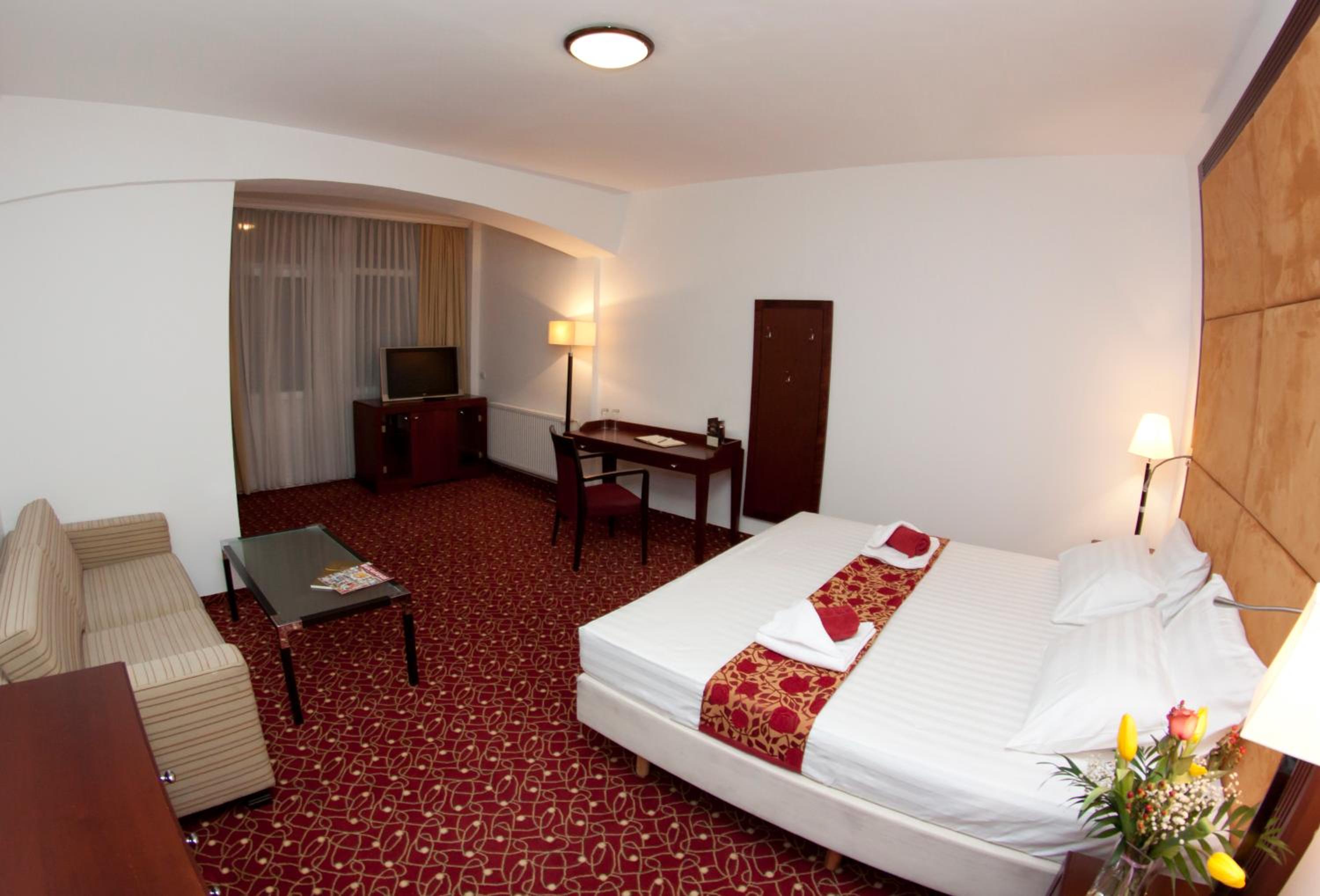 Double Room - Photo 15