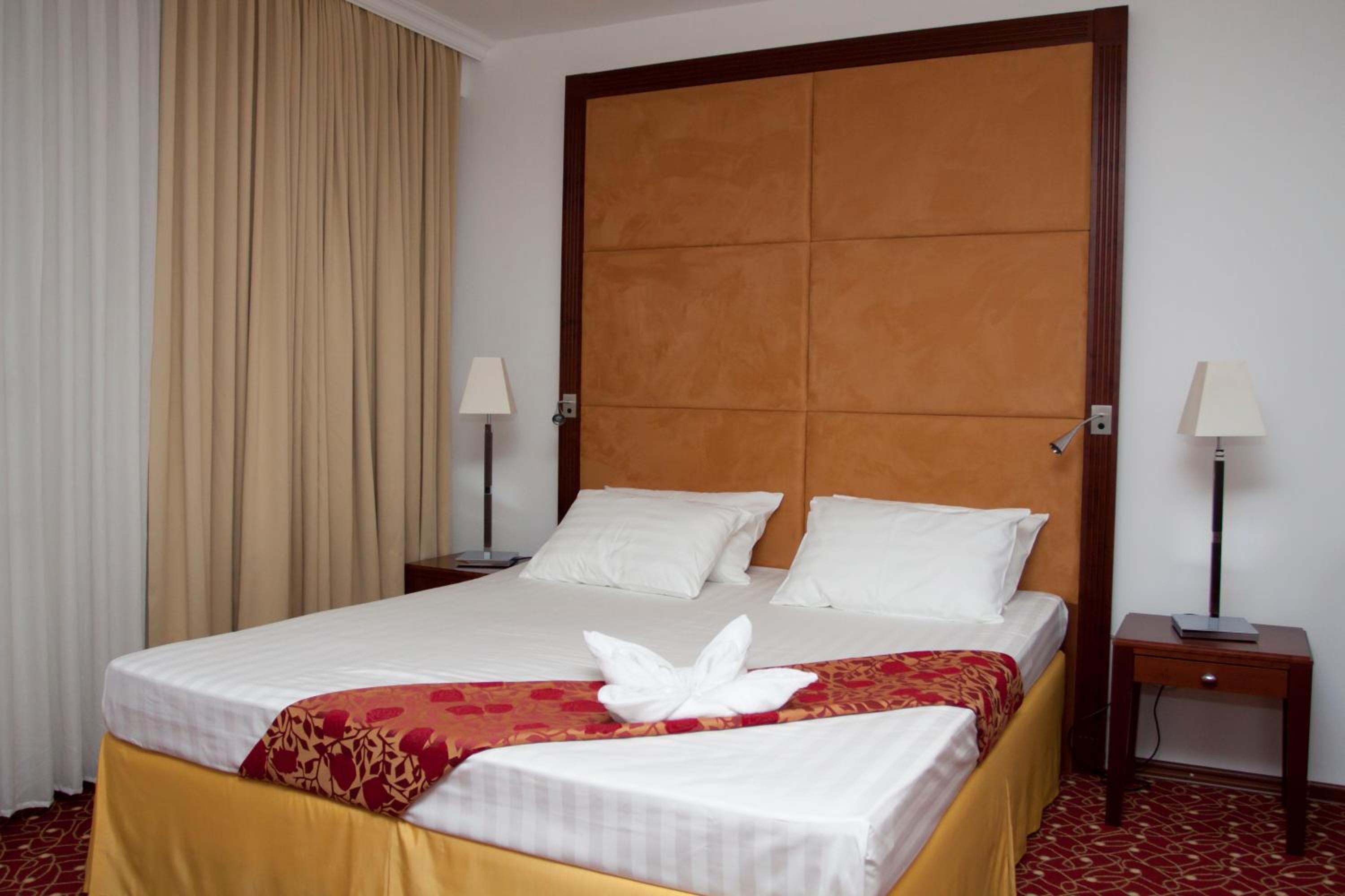 Double Room - Photo 16