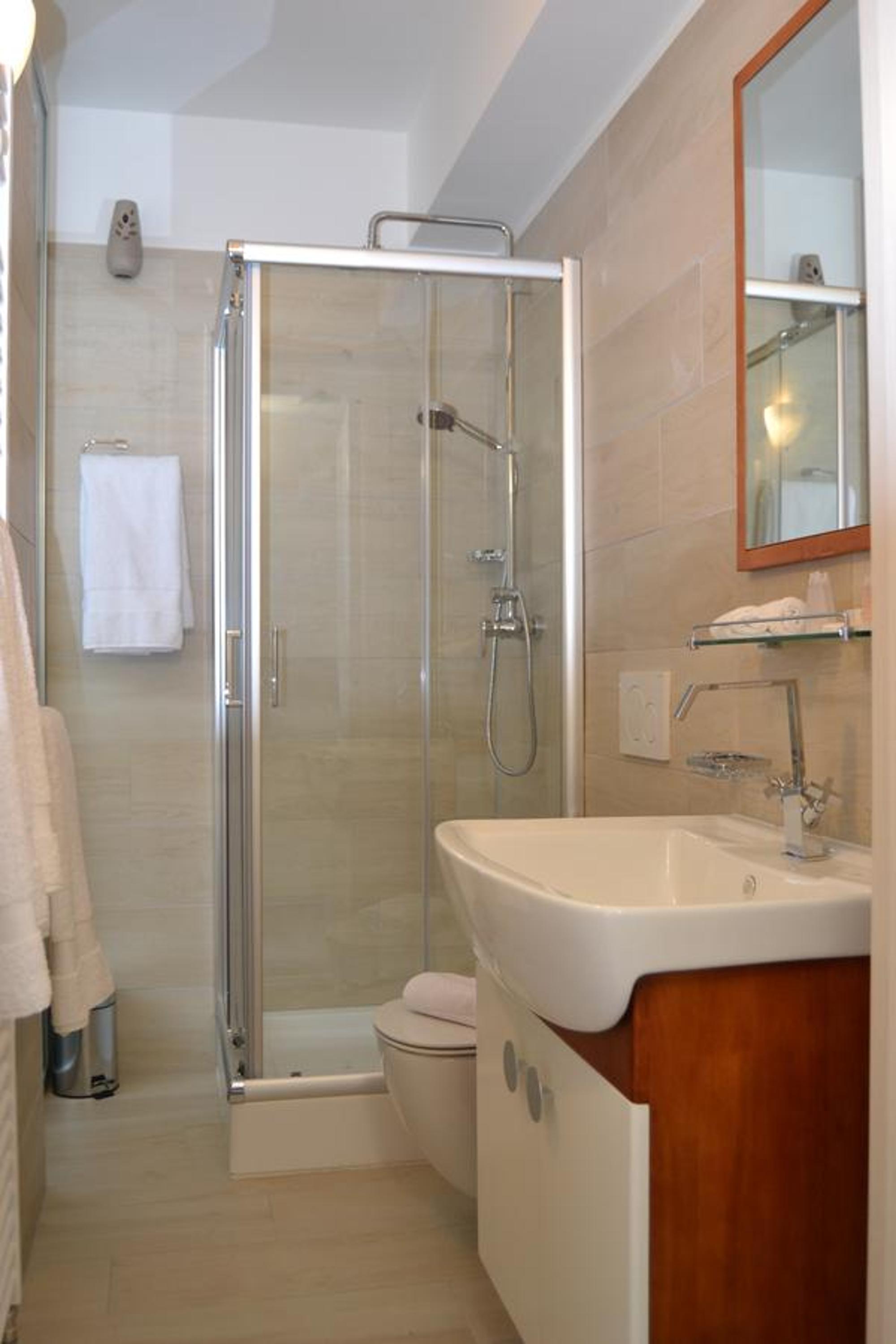 Double Room - Photo 3