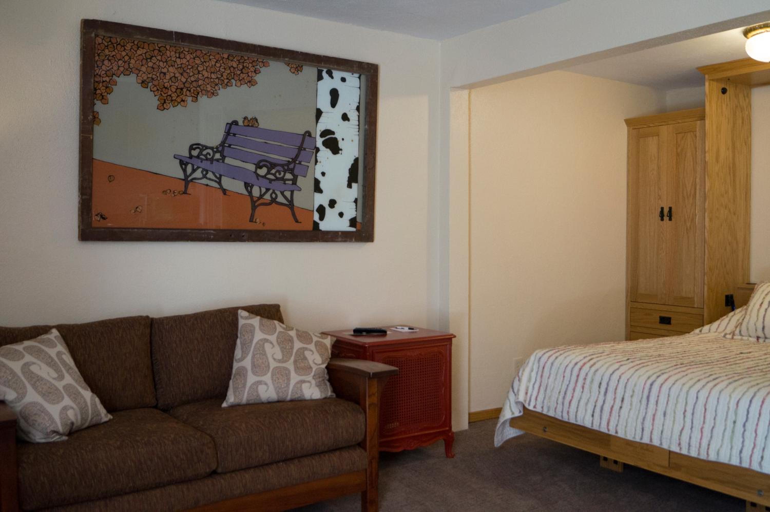 Queen Room photo 1