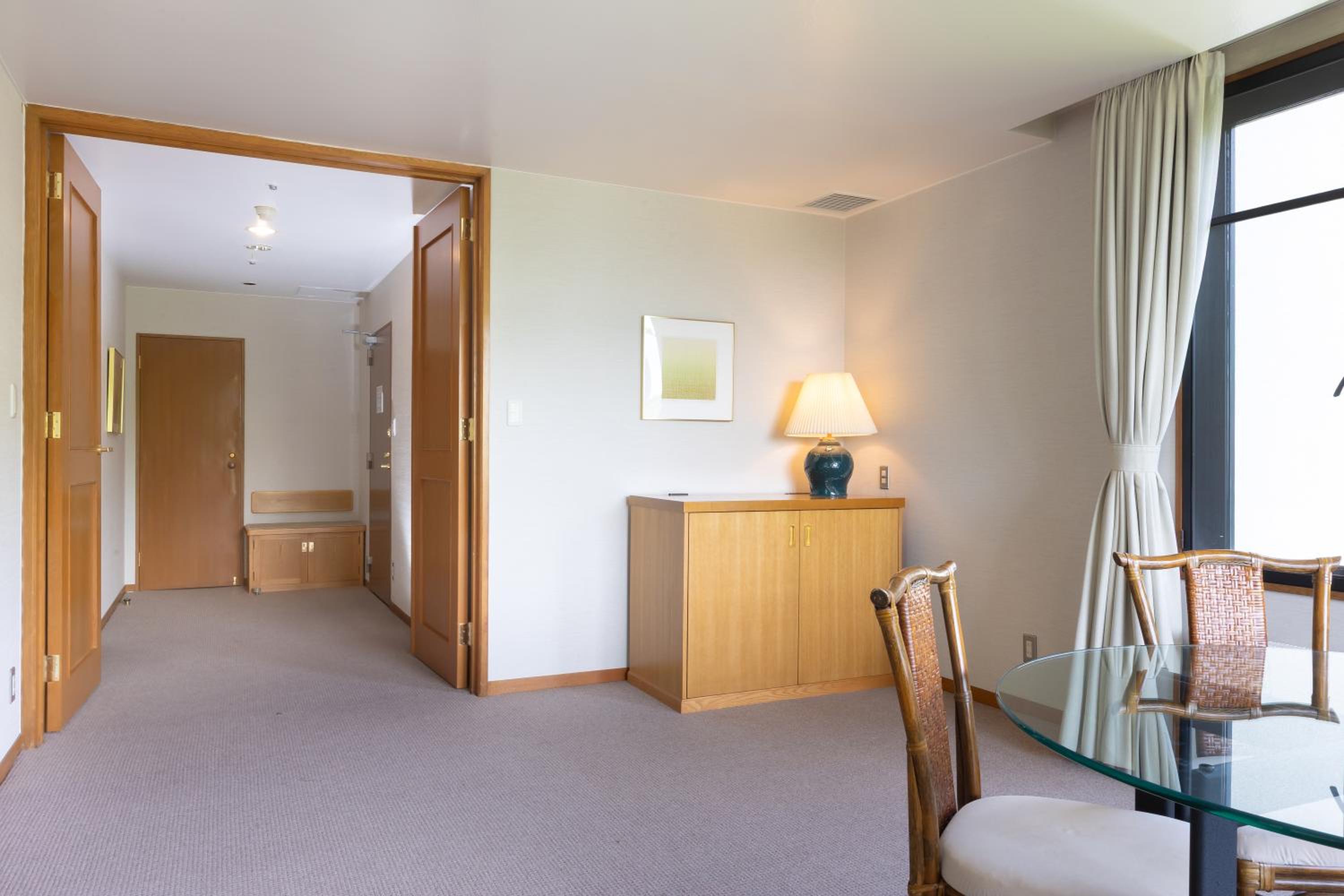 Suite - Non-Smoking - Photo 4