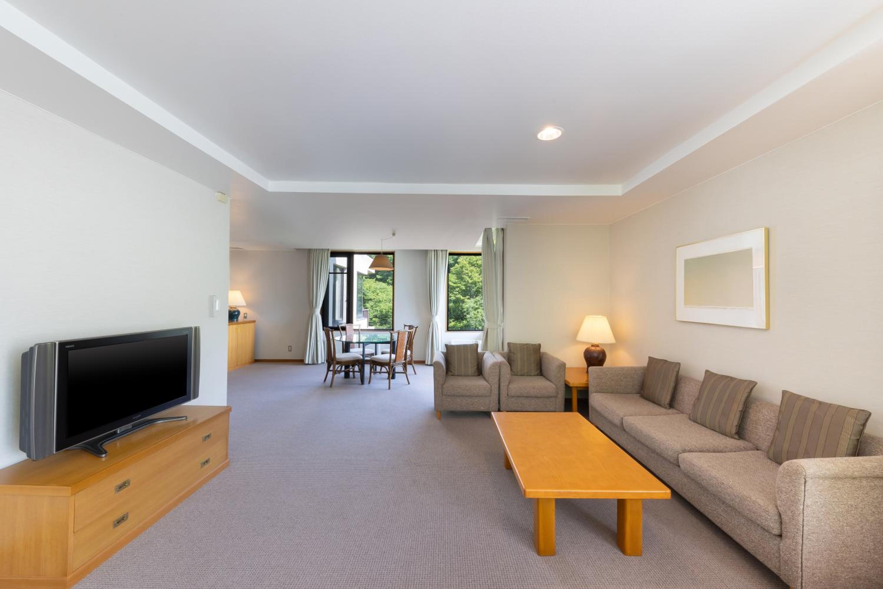Suite - Non-Smoking - Photo 3