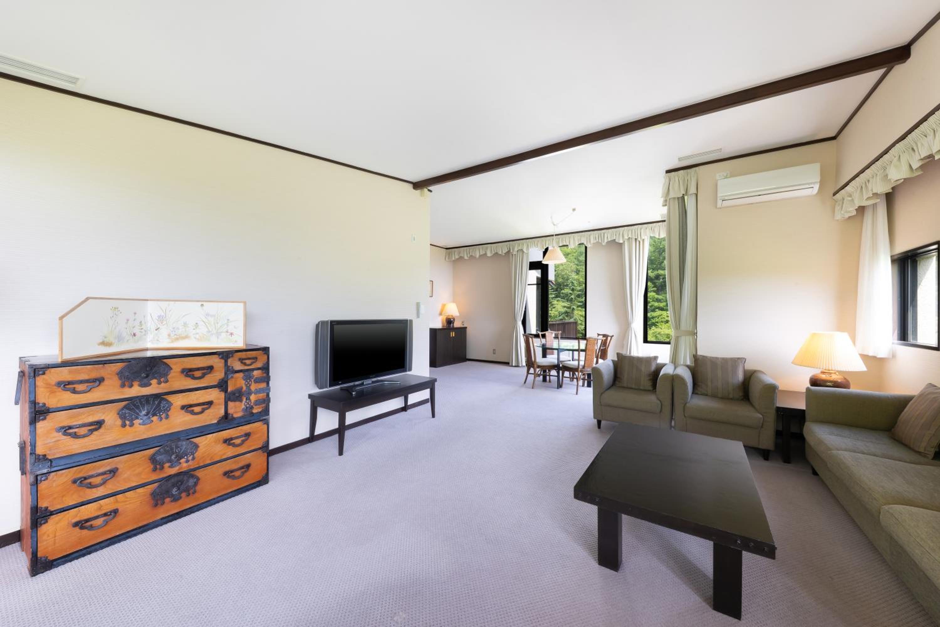 Royal Suite - Non-Smoking - Photo 5