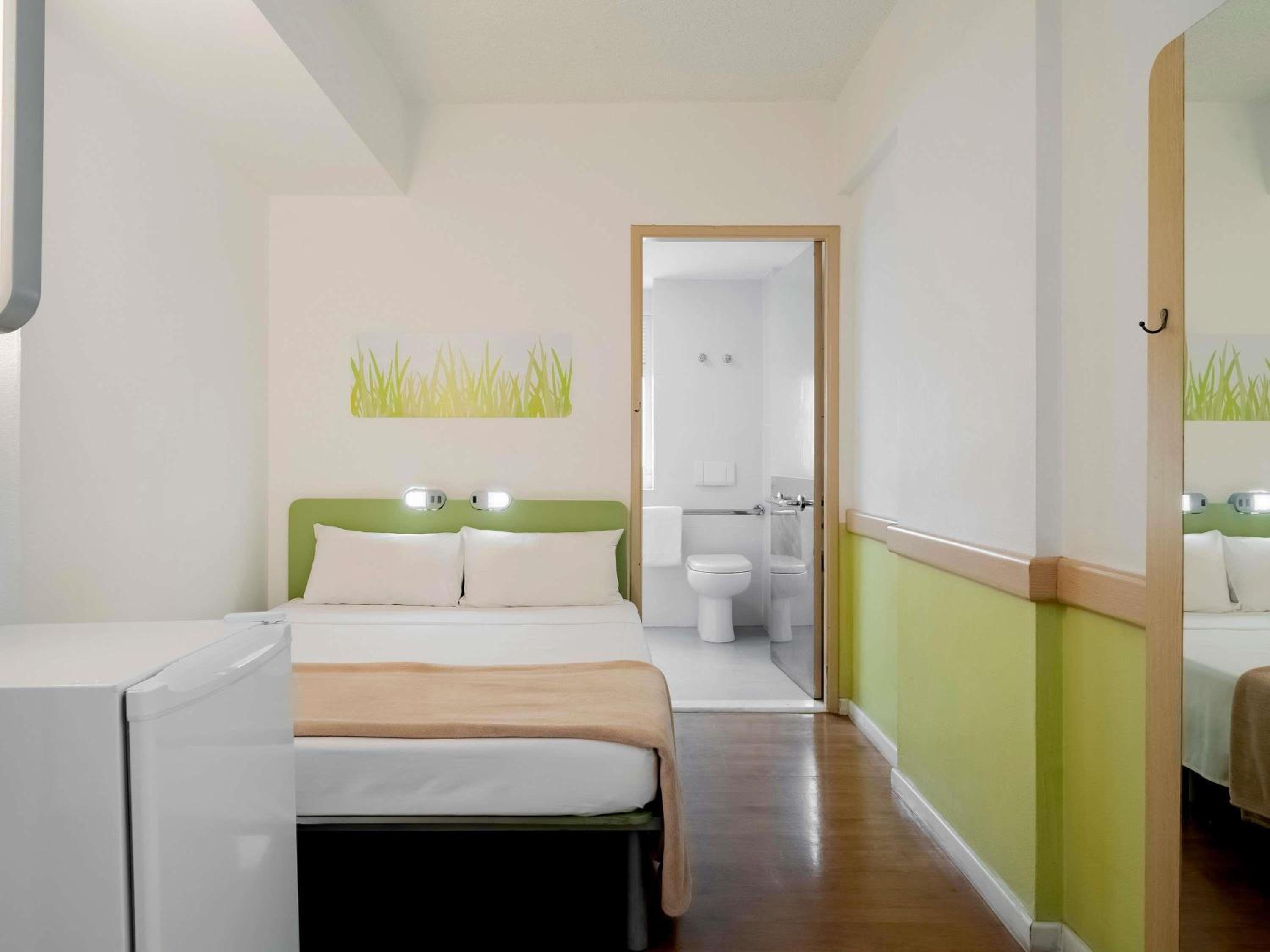 Standard Adapted Room with double bed photo 1