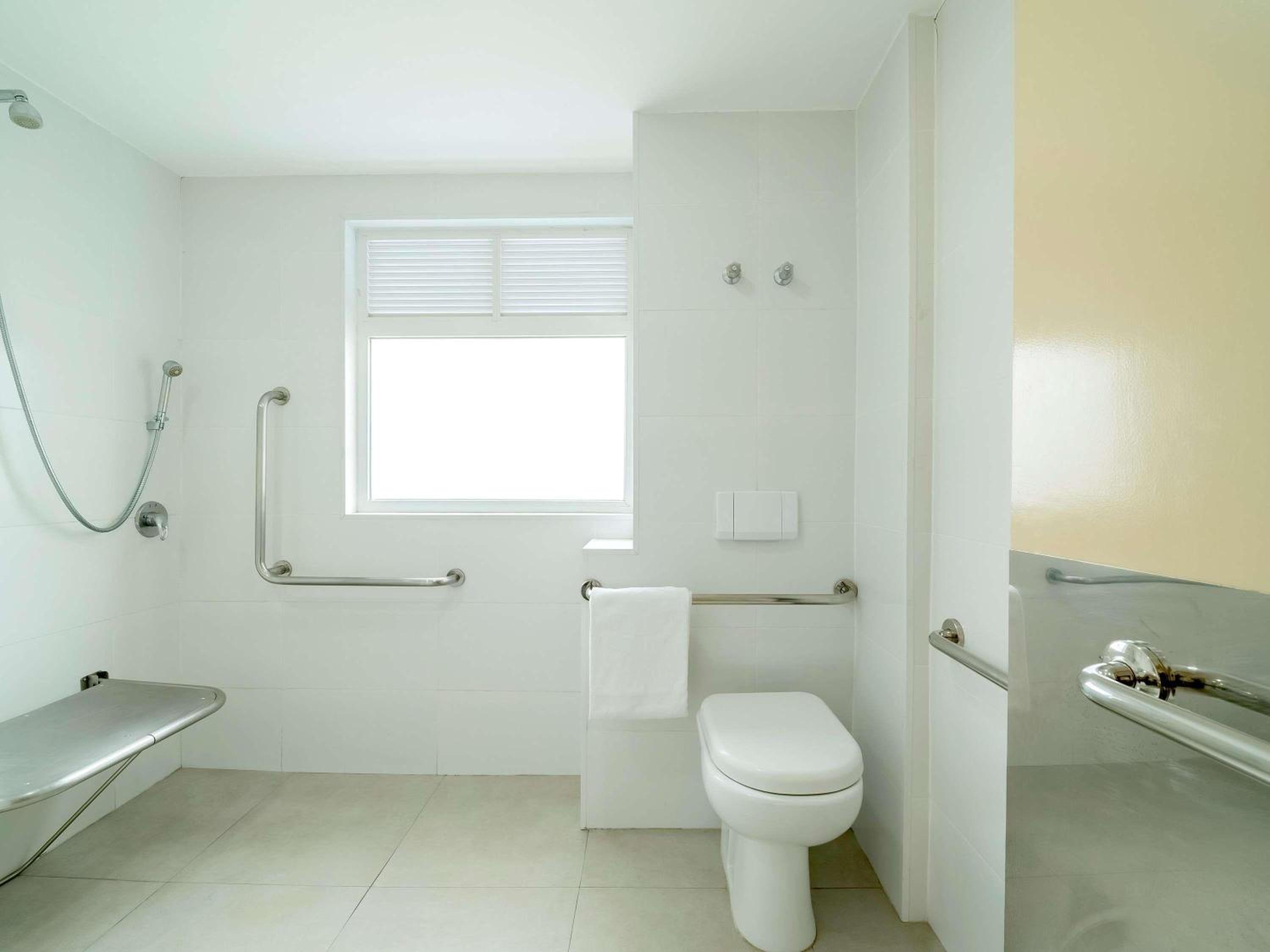 Standard Adapted Room with double bed photo 2