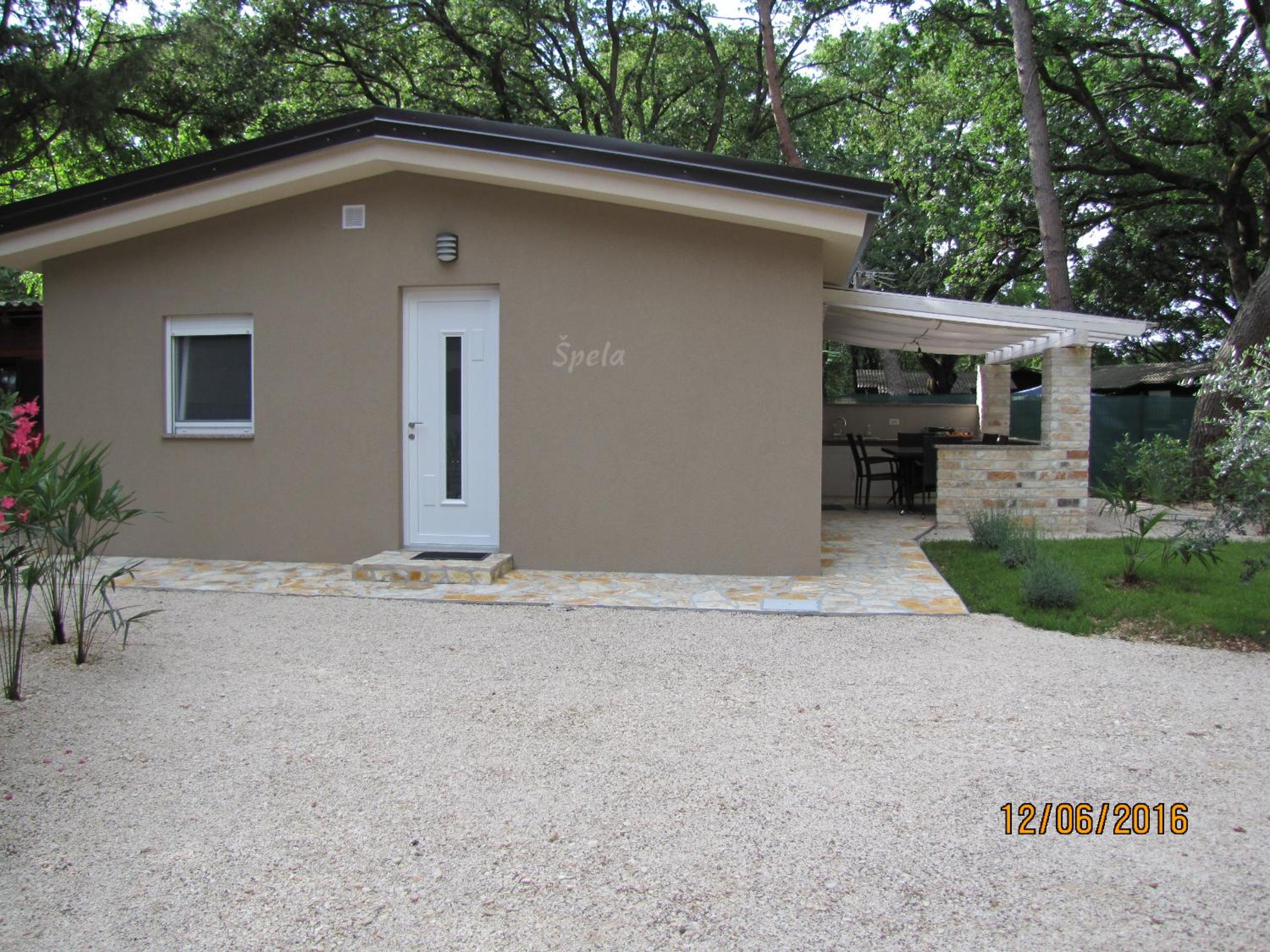 Three-Bedroom House photo 2