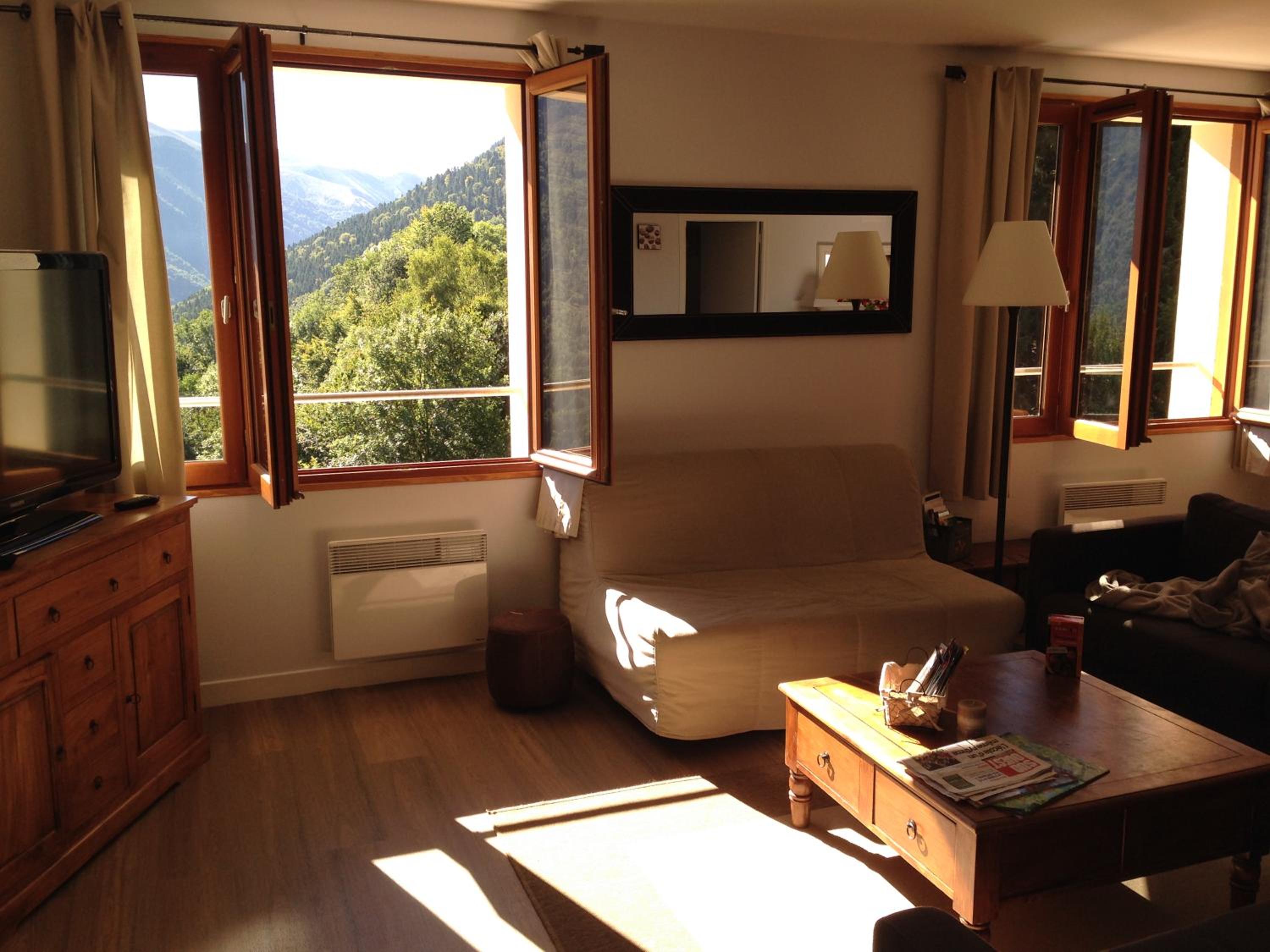 Apartment with Mountain View photo 1
