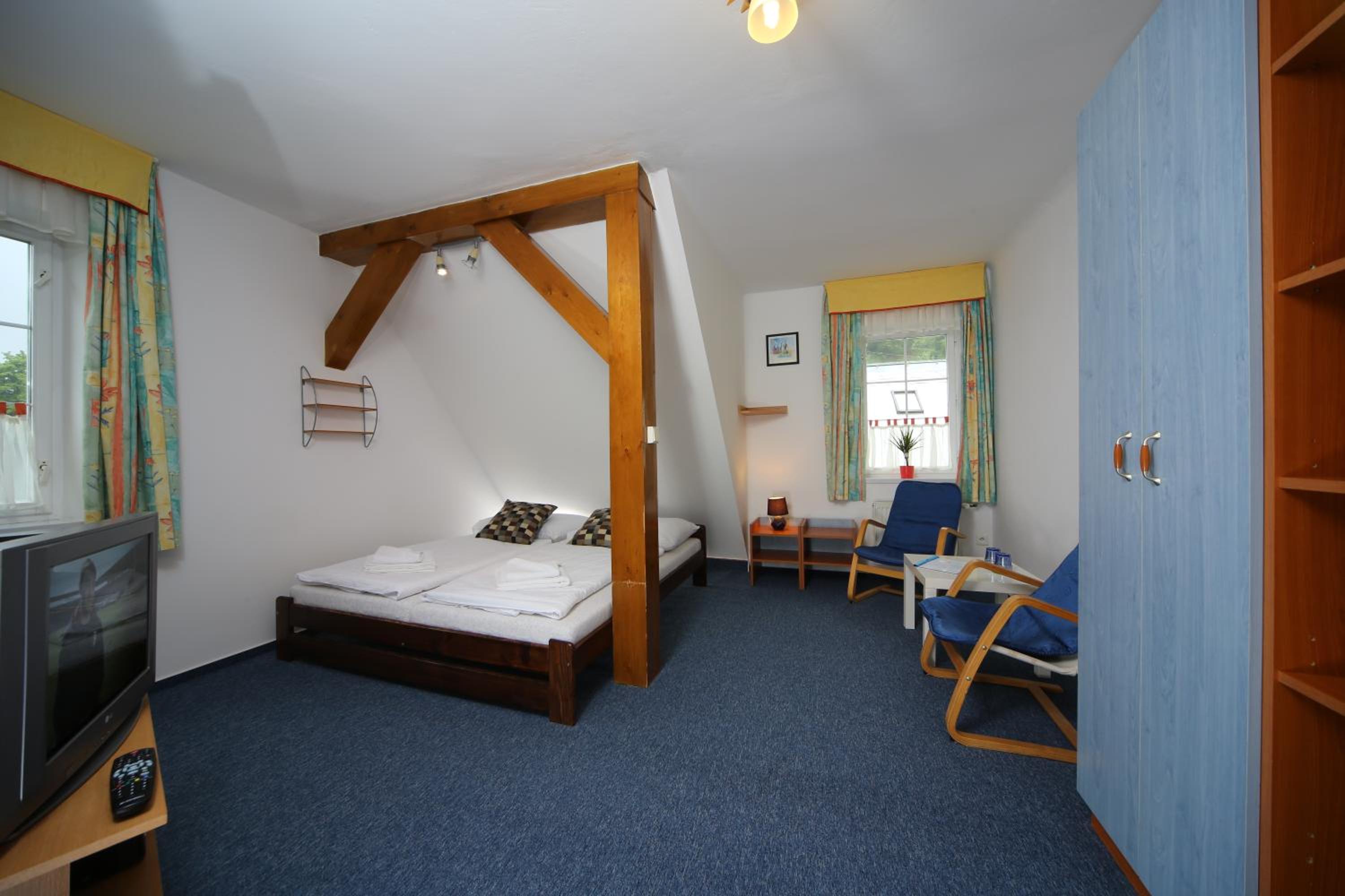Double Room with Extra Bed - Photo 12