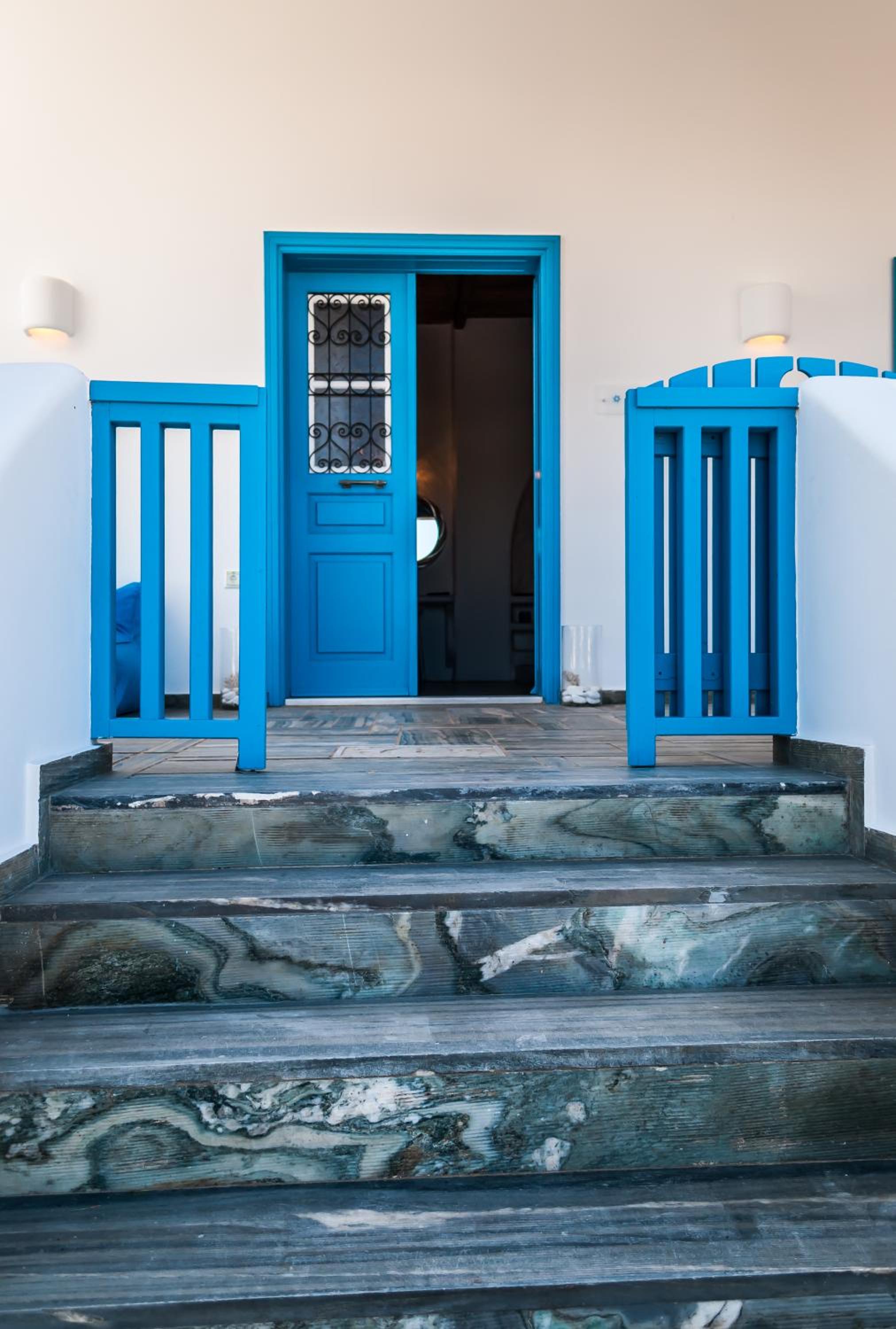 Honeymoon Suite - Photo 7