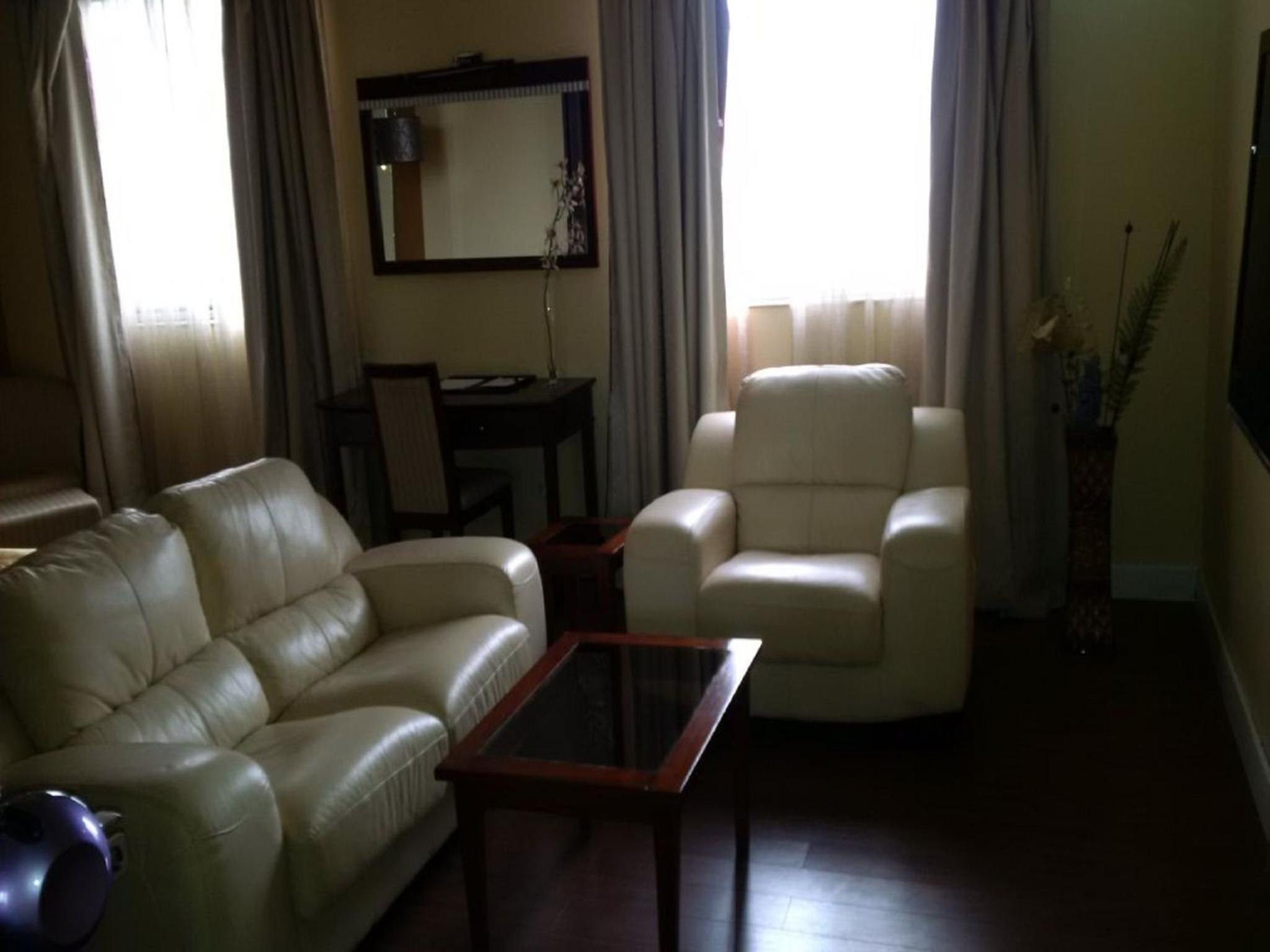 Deluxe Suite with Spa Bath