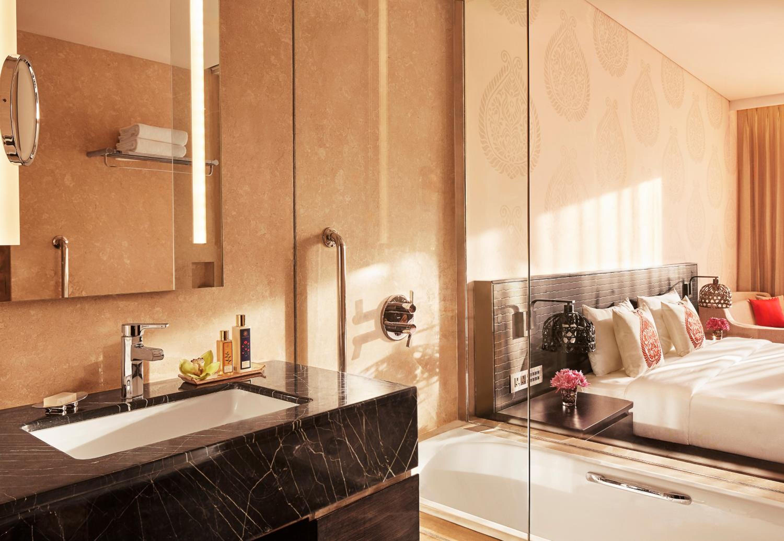 Superior Twin Room with City View