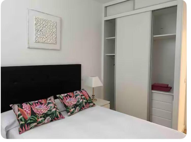 Two-Bedroom Deluxe Apartment photo 2