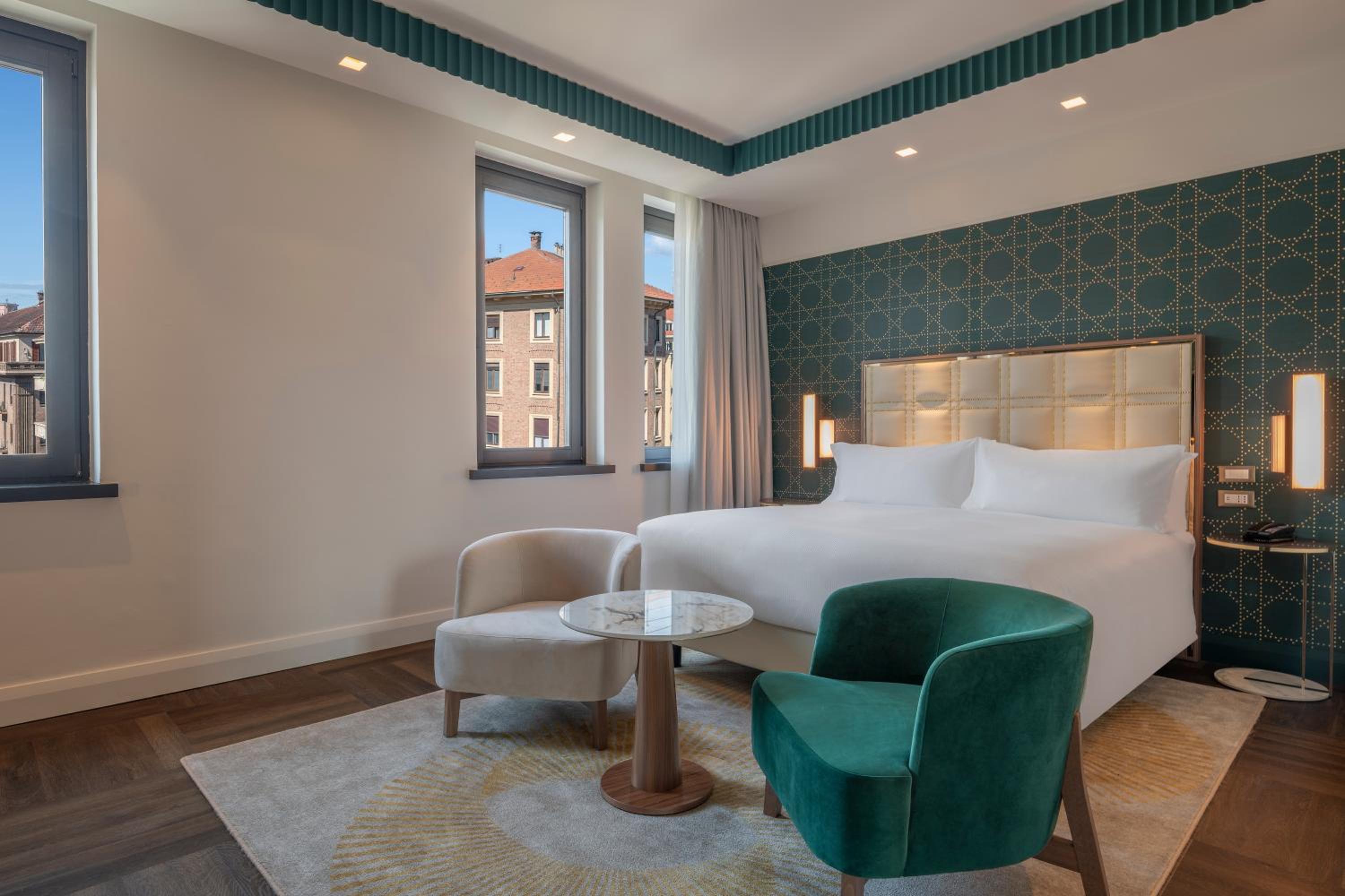 King Room - Mobility Accessible  - Photo 2
