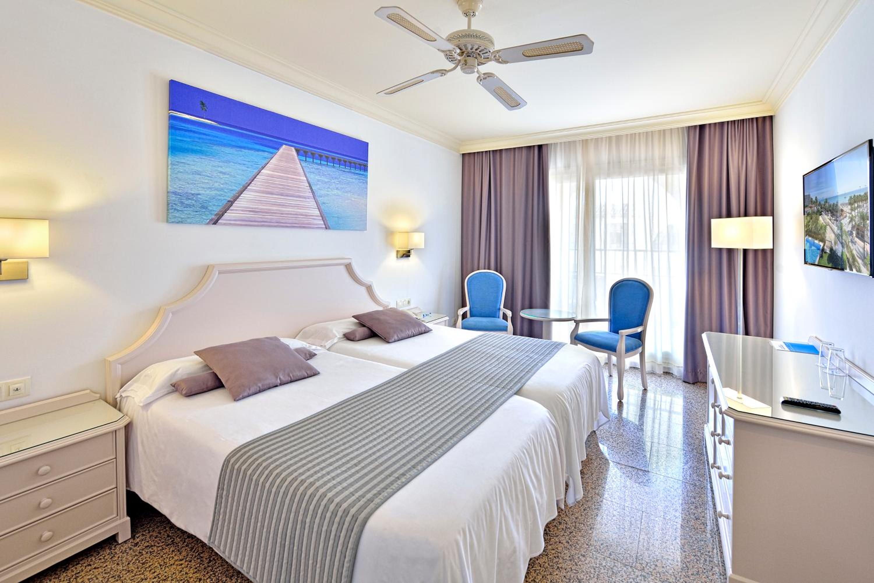 Double or Twin Room with Side Sea View