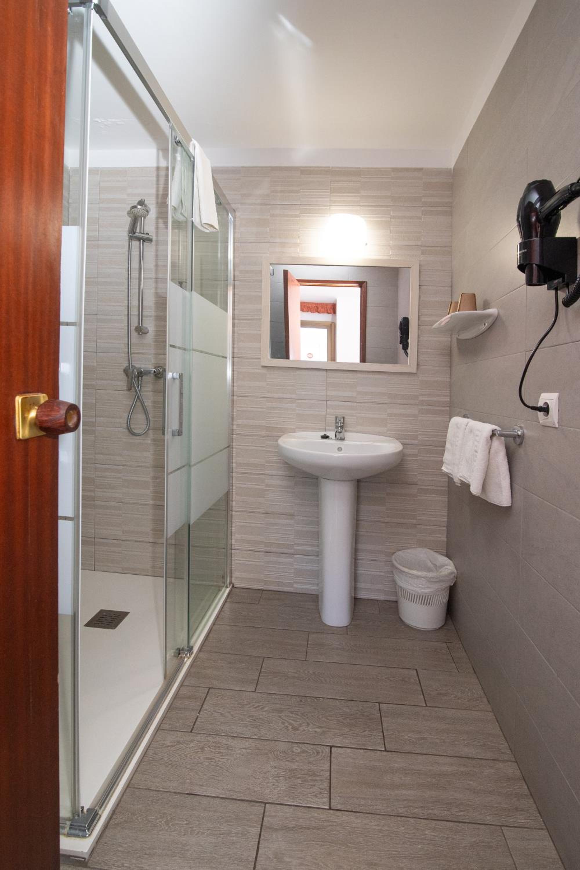 Single Room photo 3