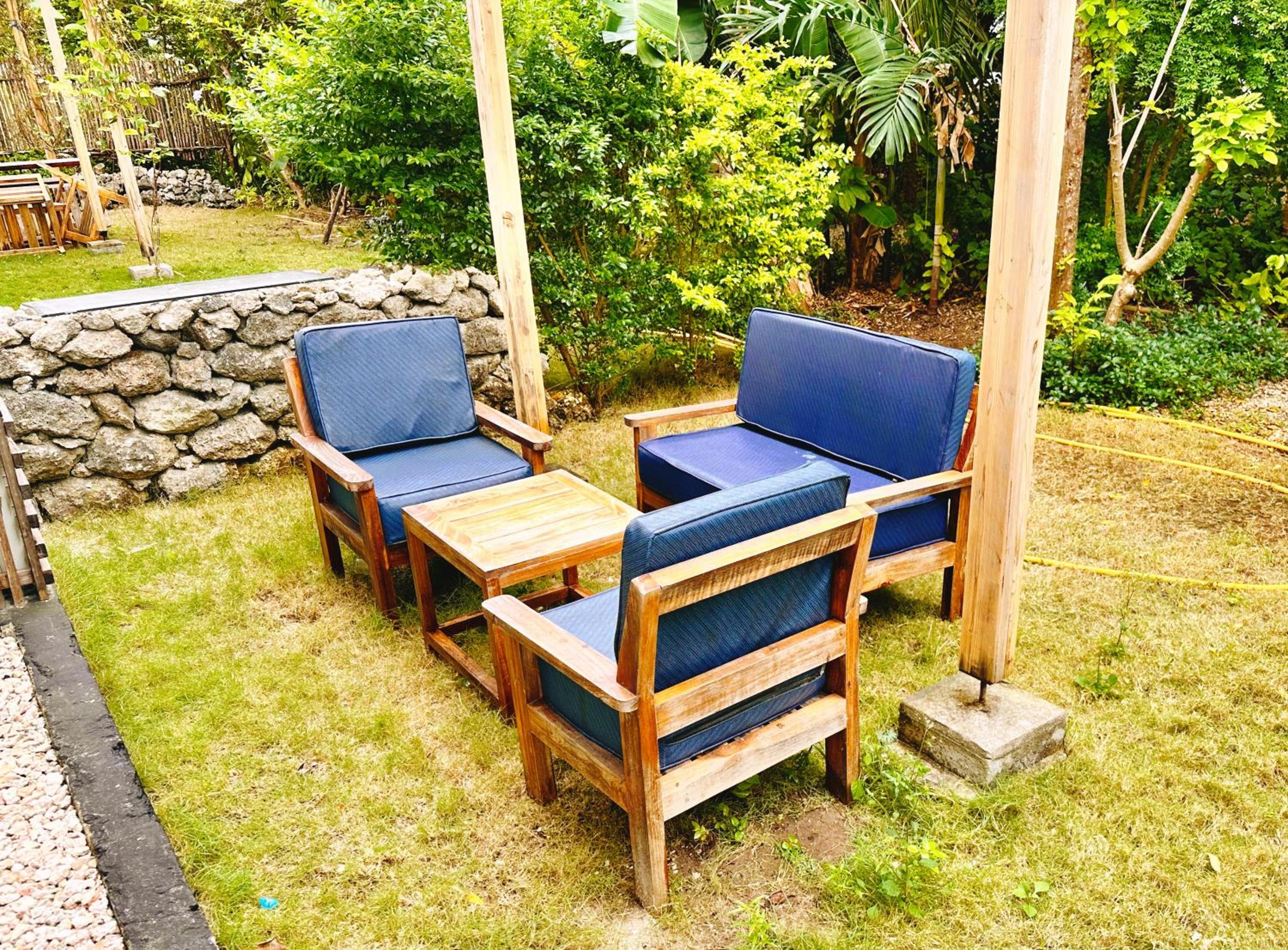 Two-Bedroom Deluxe Apartment with Garden View photo 2