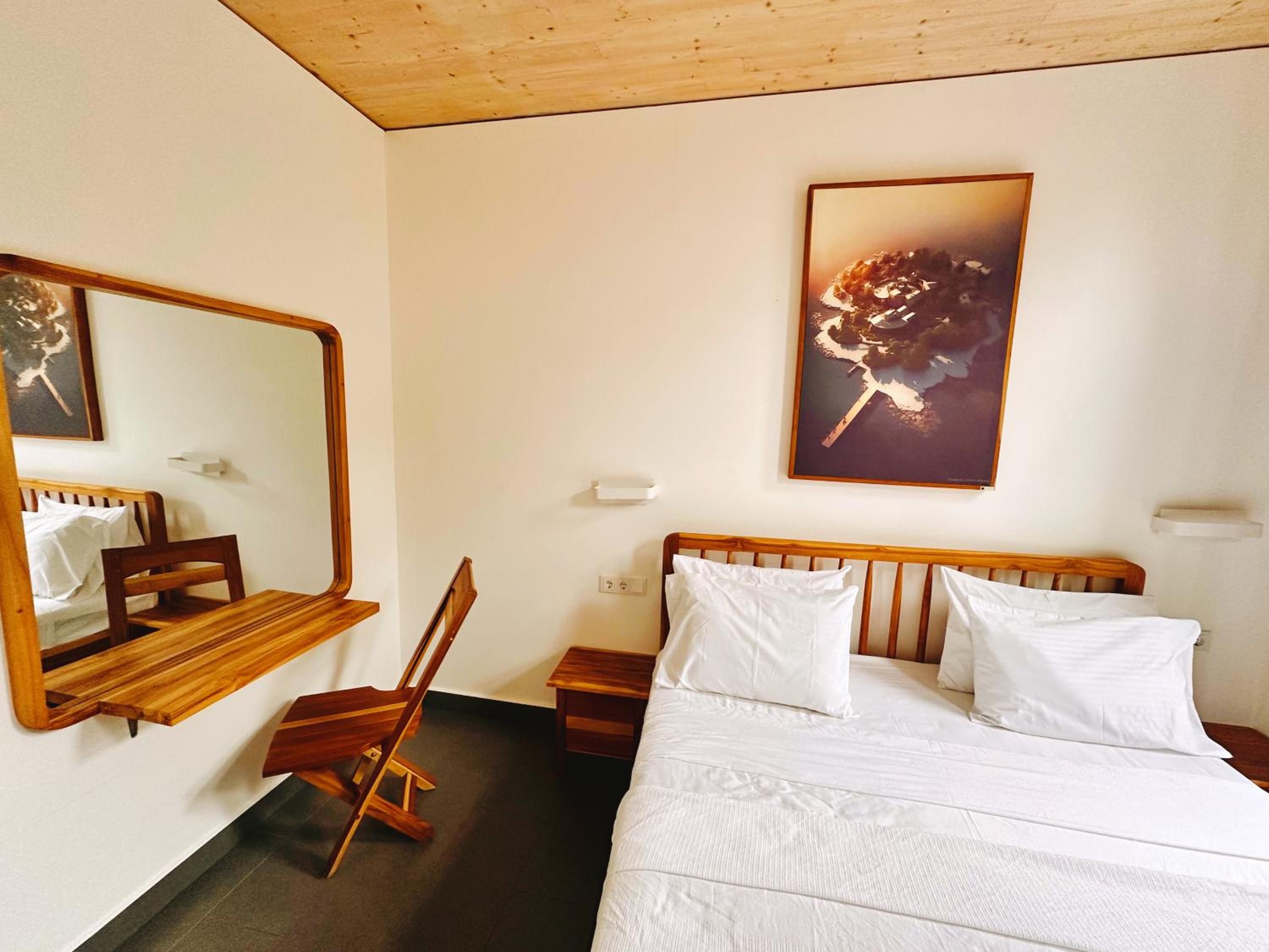 Two-Bedroom Deluxe Apartment with Garden View photo 3