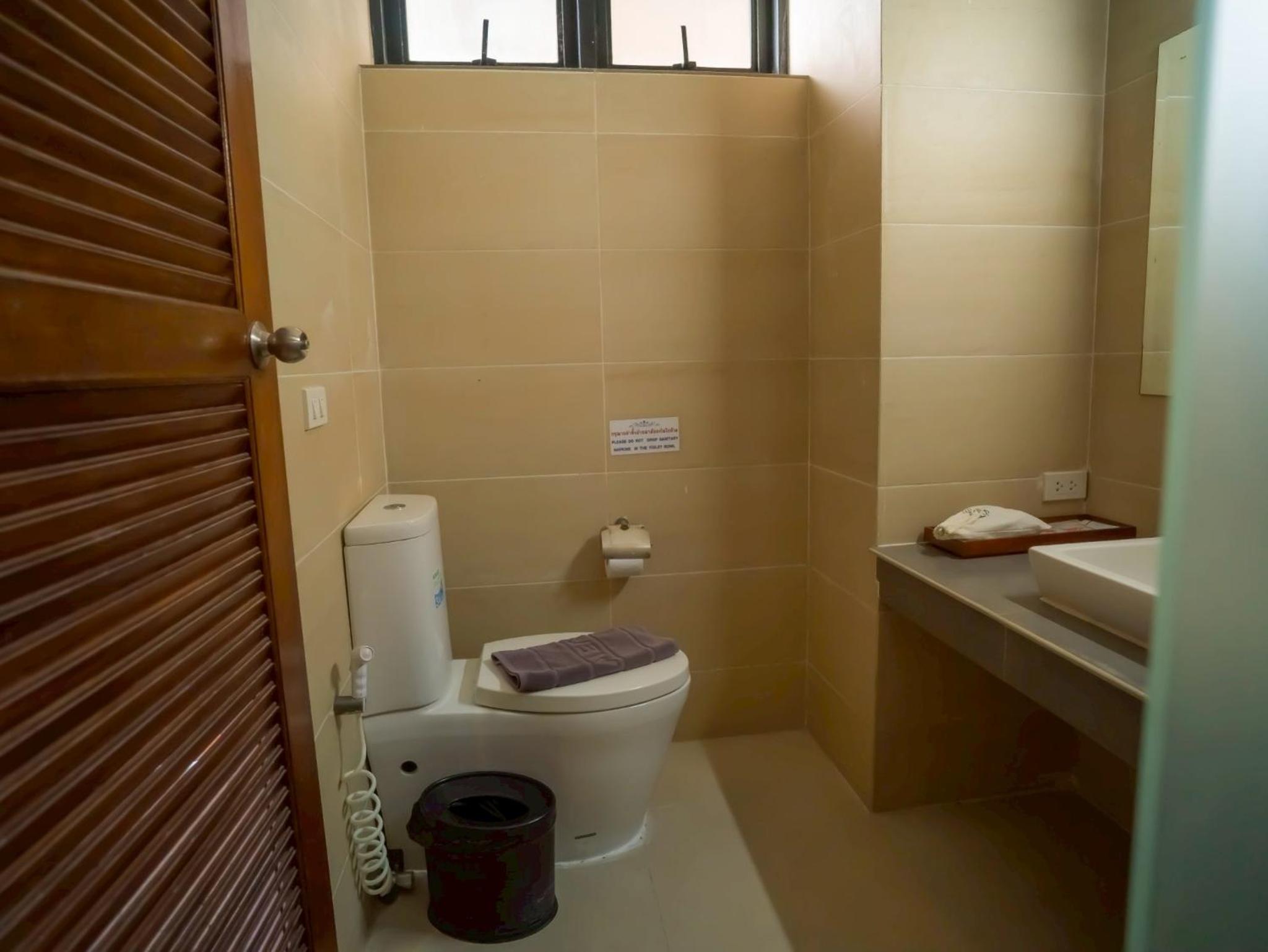 Twin Room with View - Photo 6