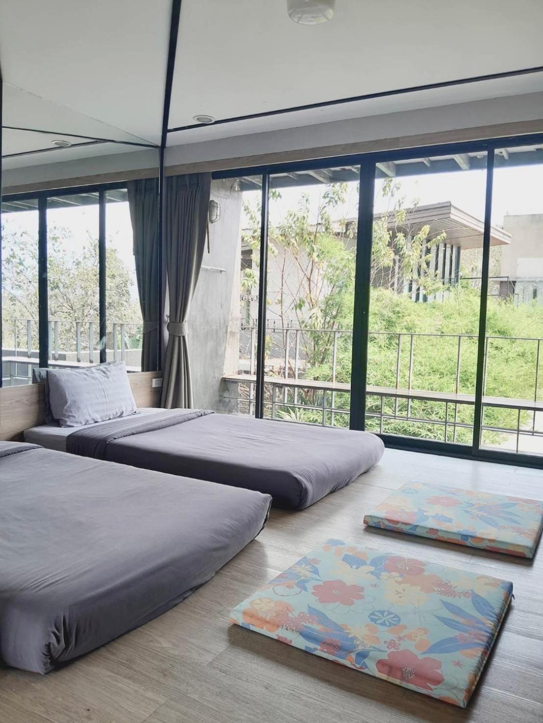 Twin Room with View - Photo 2