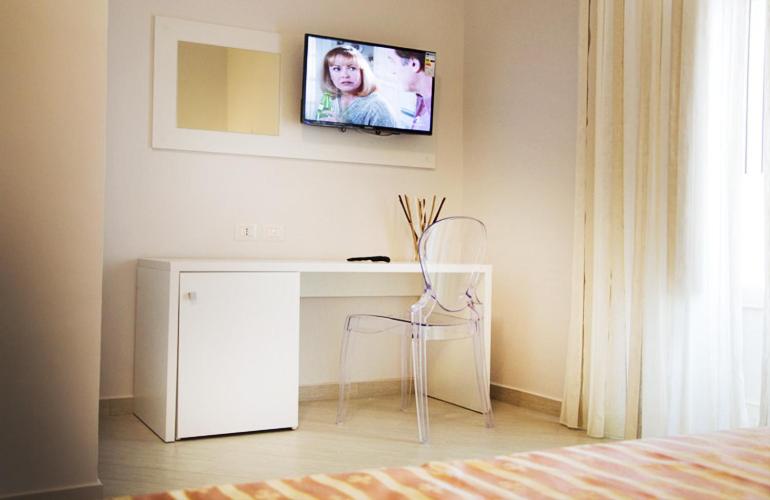 Double Room with Terrace - Photo 9
