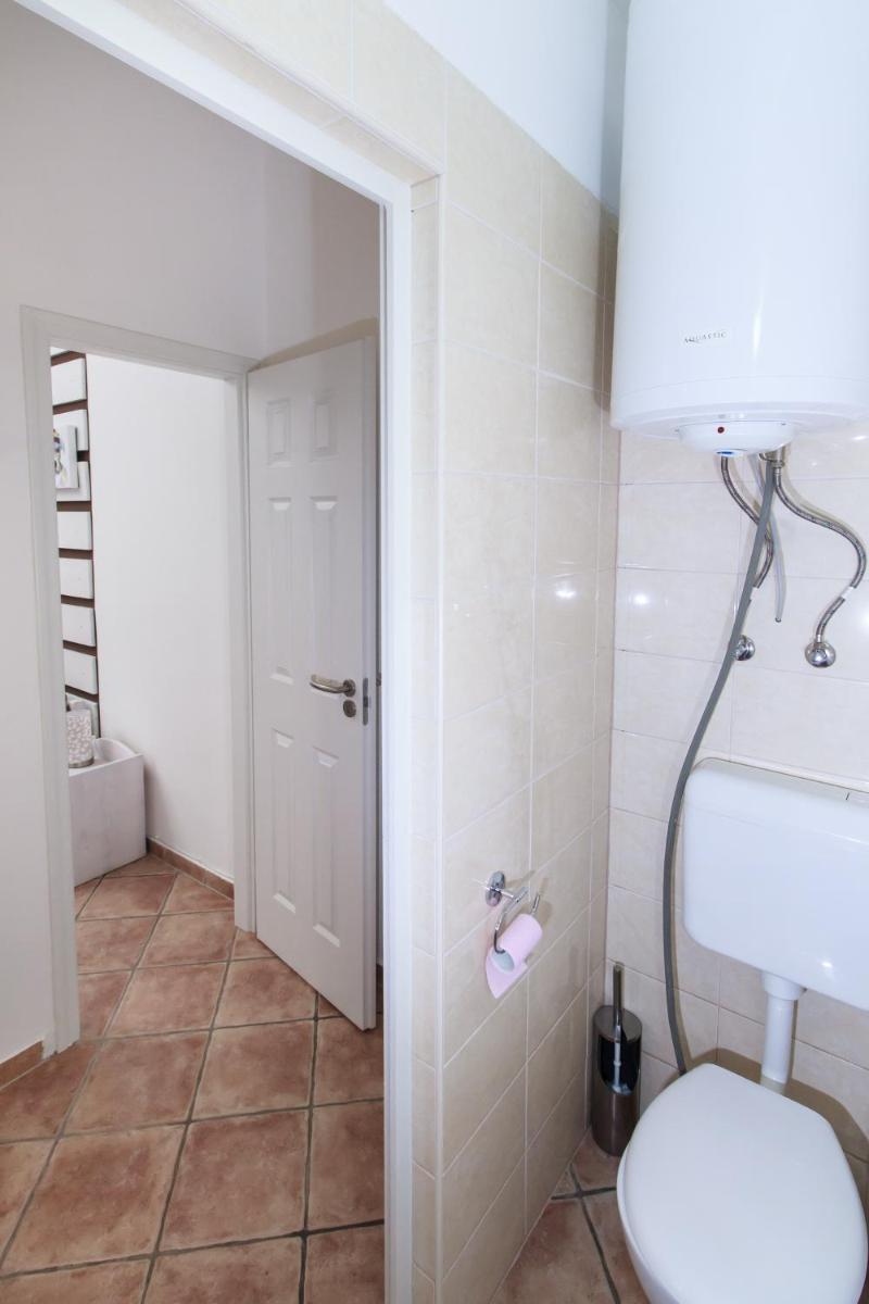Apartment - Ground Floor - Photo 4