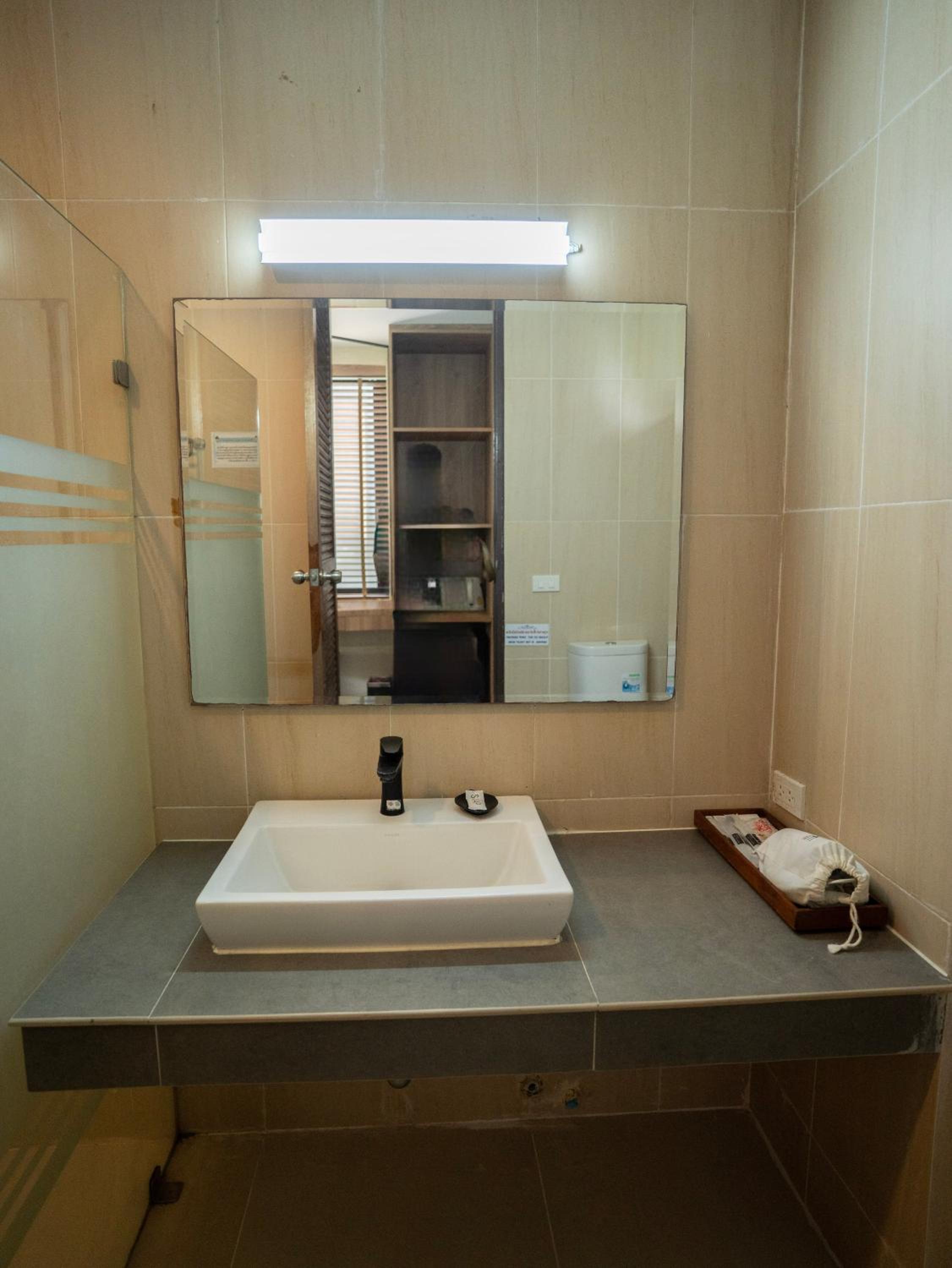 Twin Room with View - Photo 1