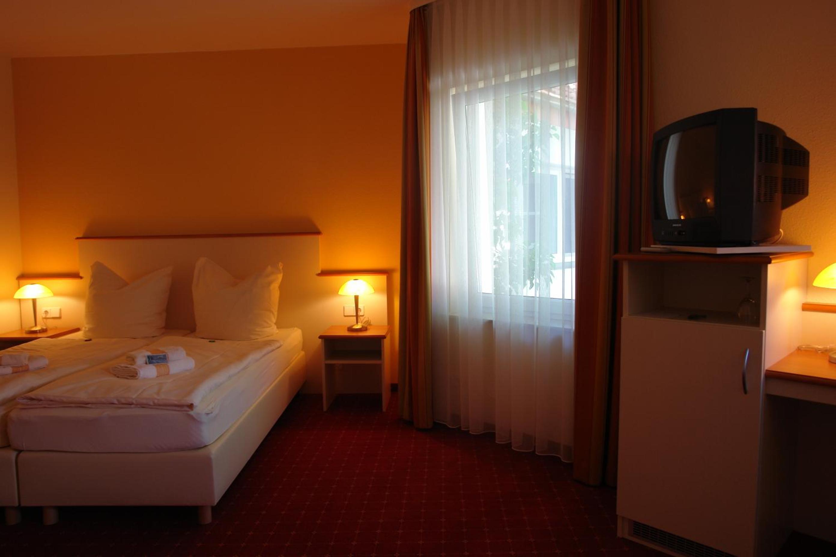 Double Room - Photo 10