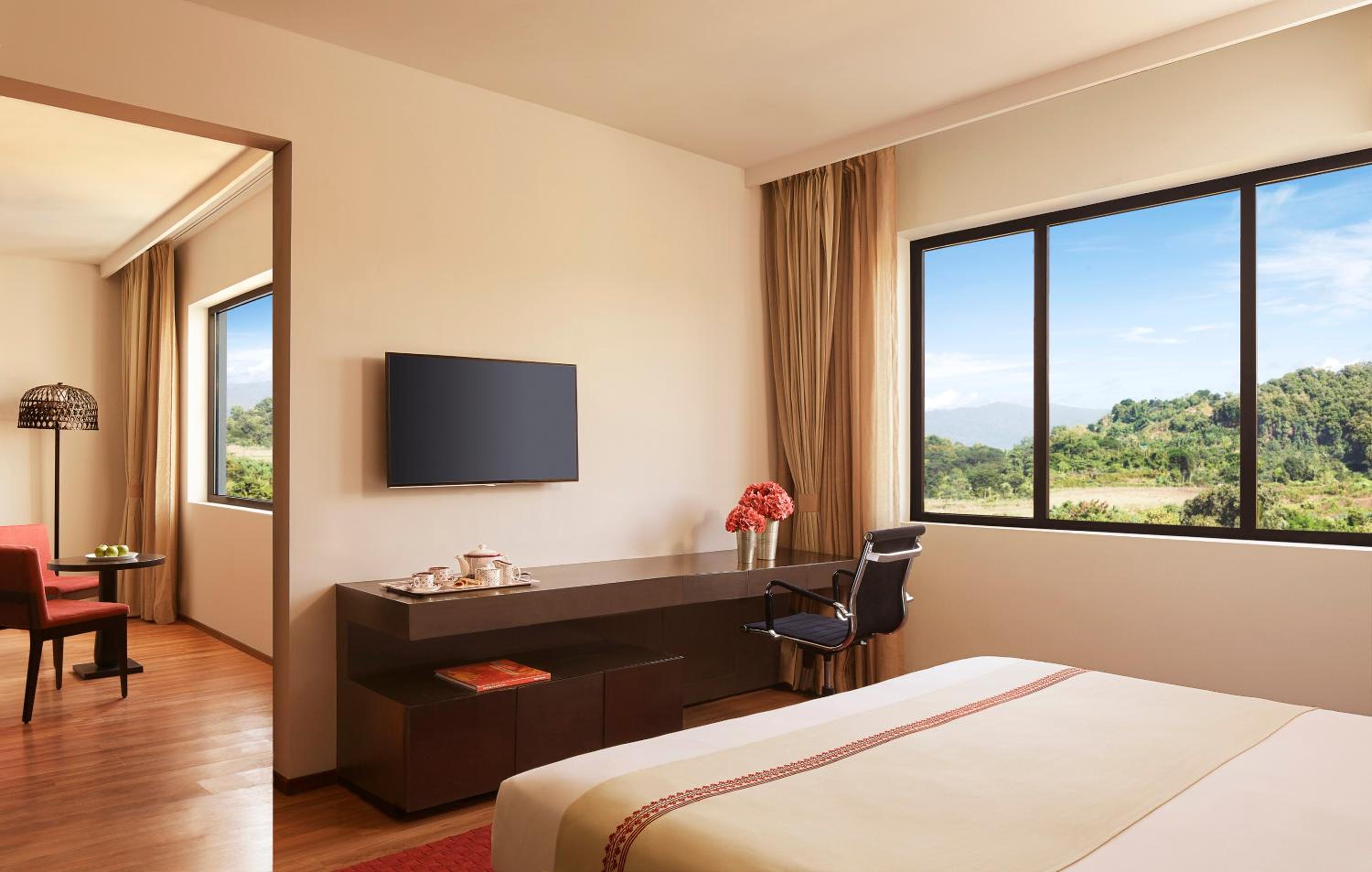 Premium Suite with Mountain View