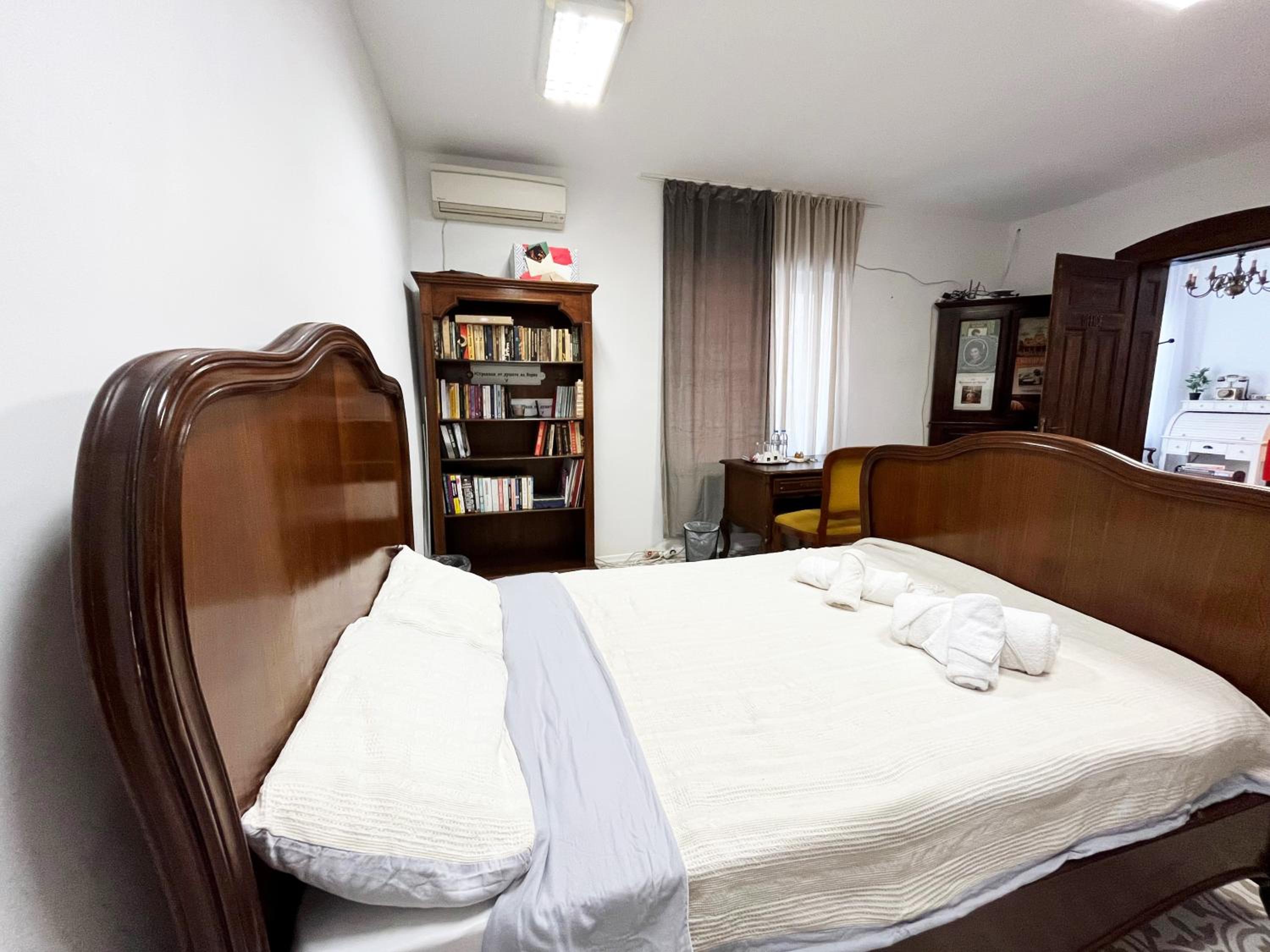 Double Room with Private External Bathroom photo 2