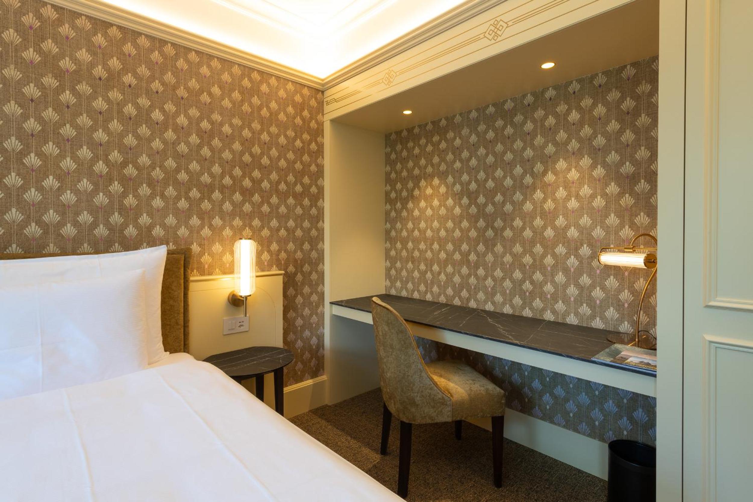 Junior Suite - Photo 11