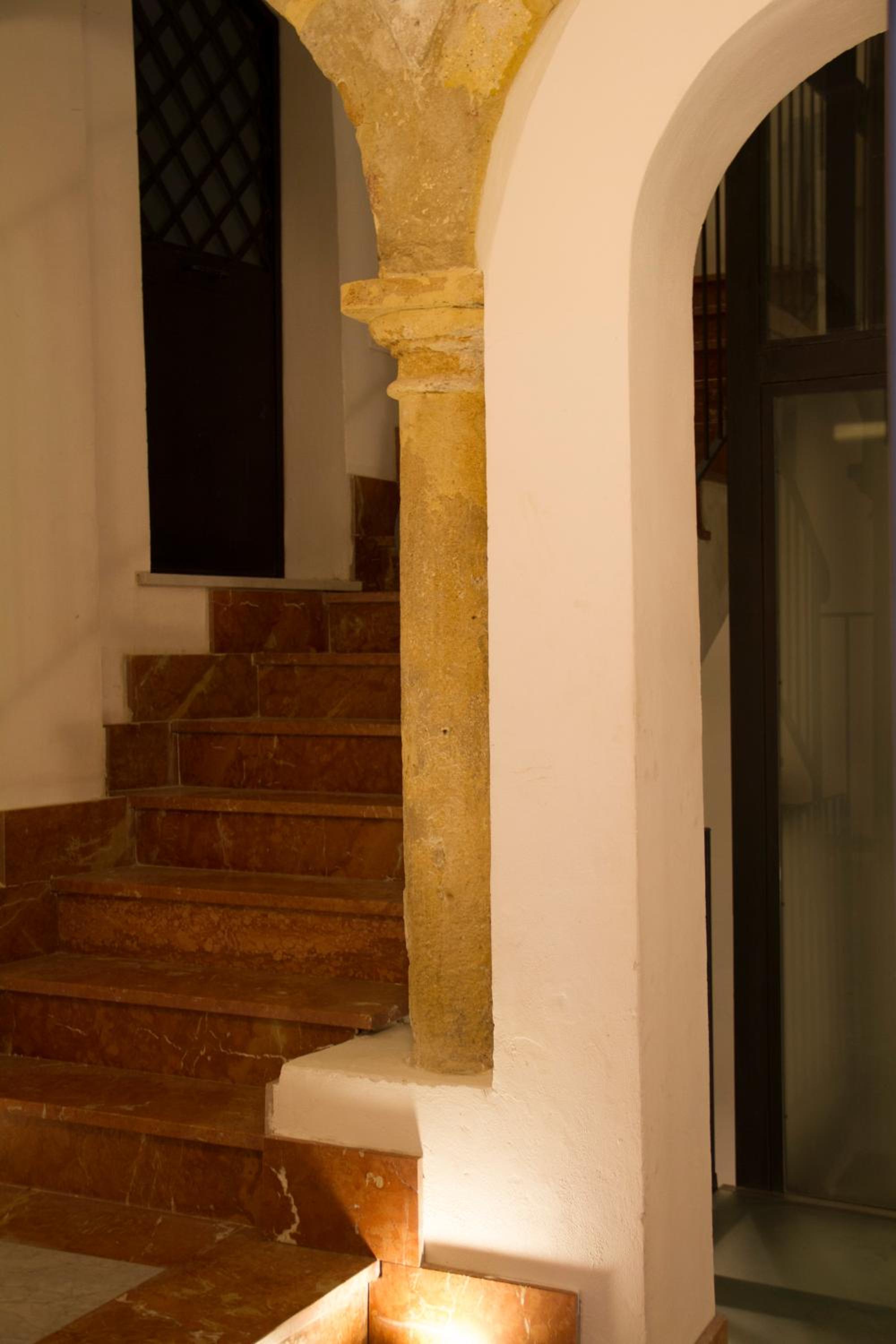 One-Bedroom Apartment - Photo 40