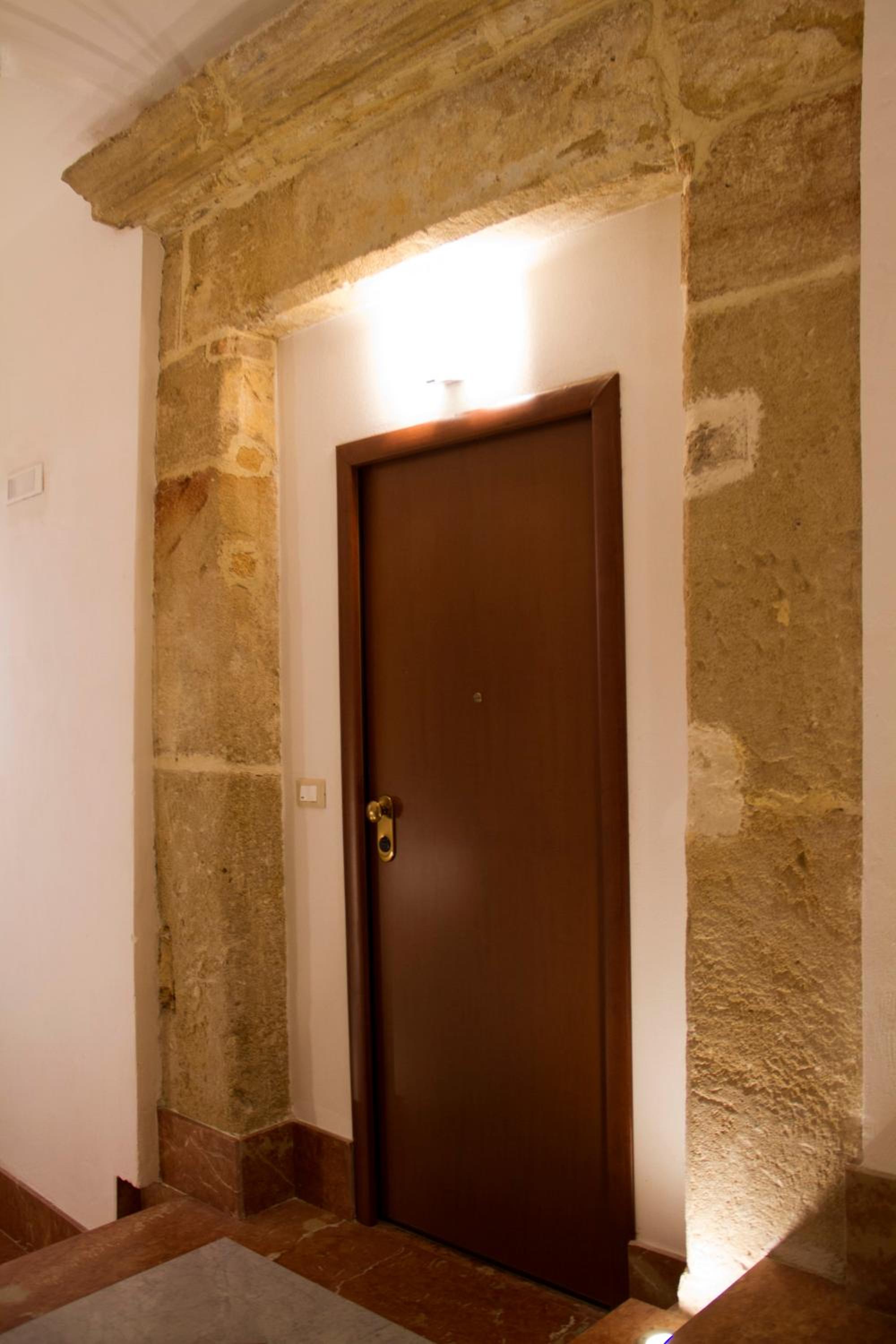 One-Bedroom Apartment - Photo 41