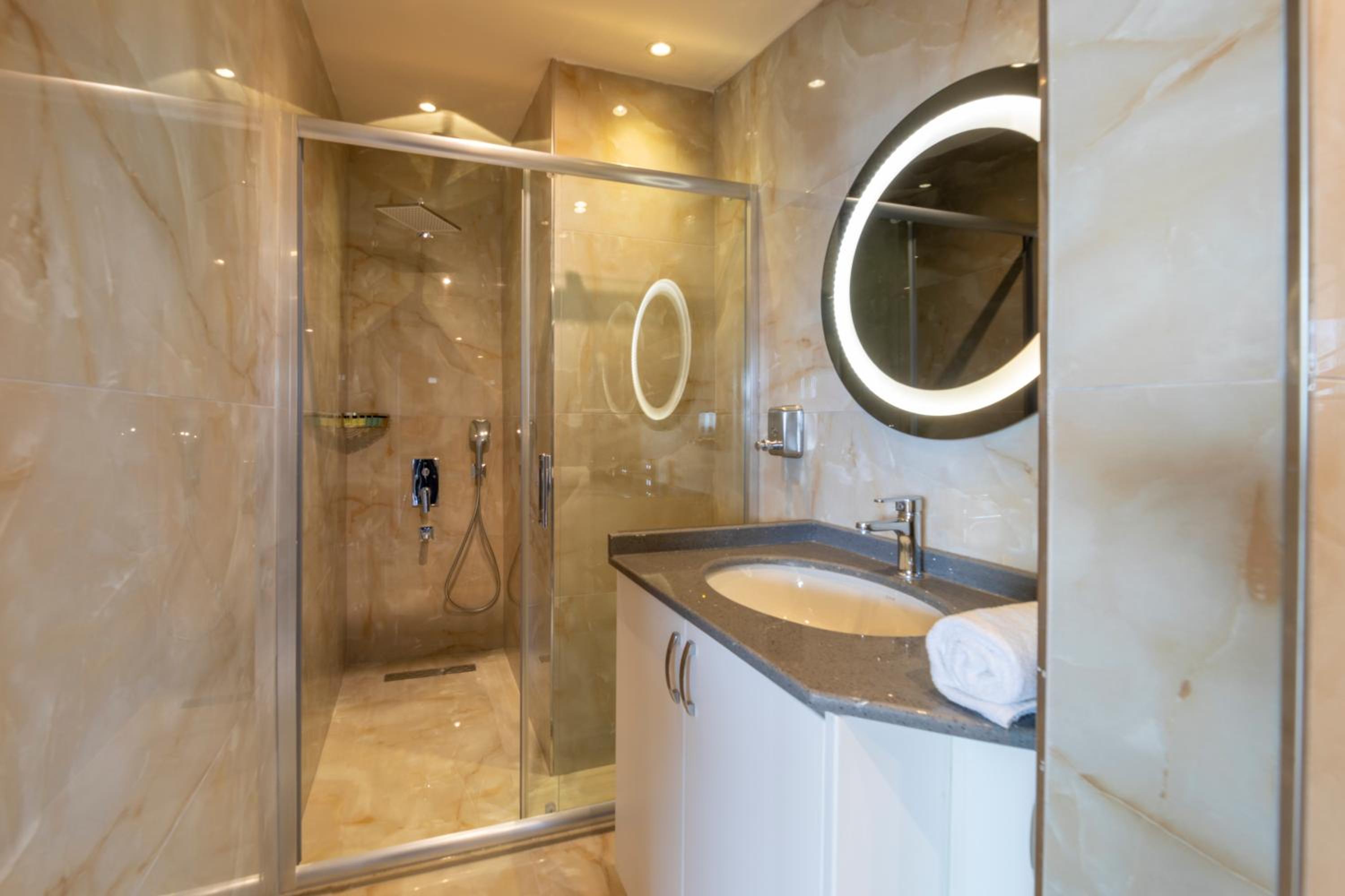 Terrace suites with Jakuzzi 