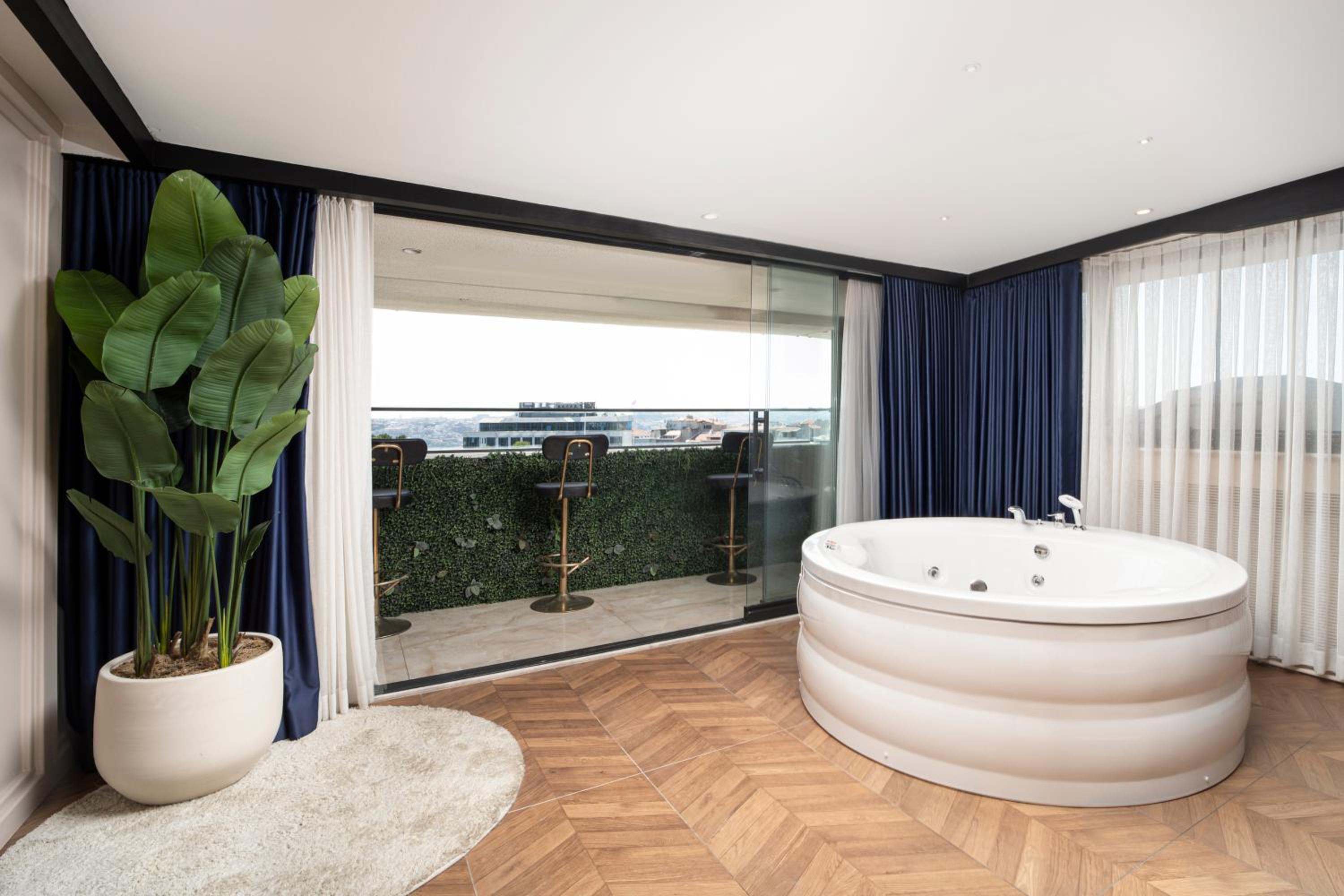 Terrace suites with Jakuzzi  photo 2