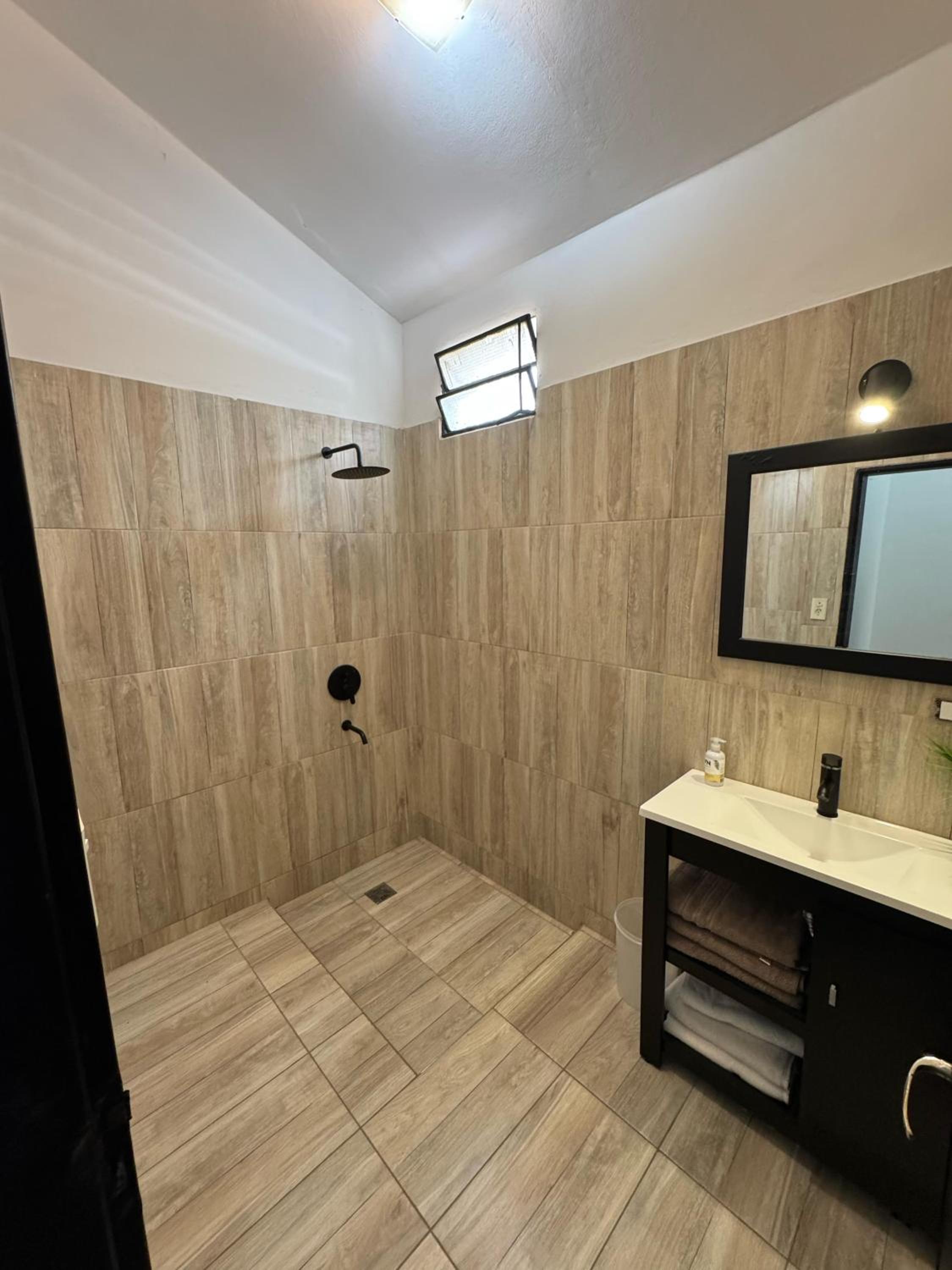 Two-Bedroom Deluxe Apartment with Balcony photo 2