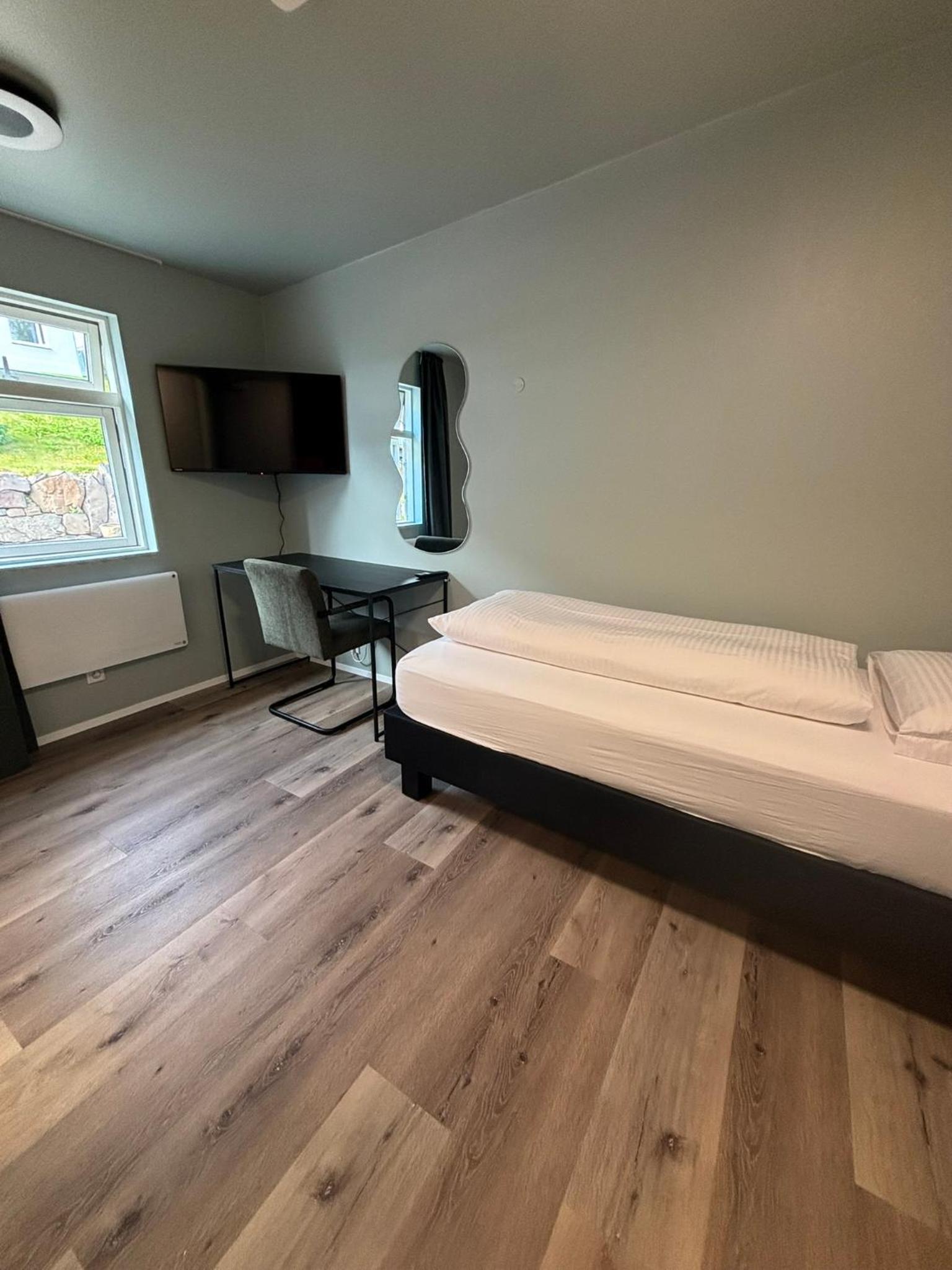Single Room with Private Bathroom