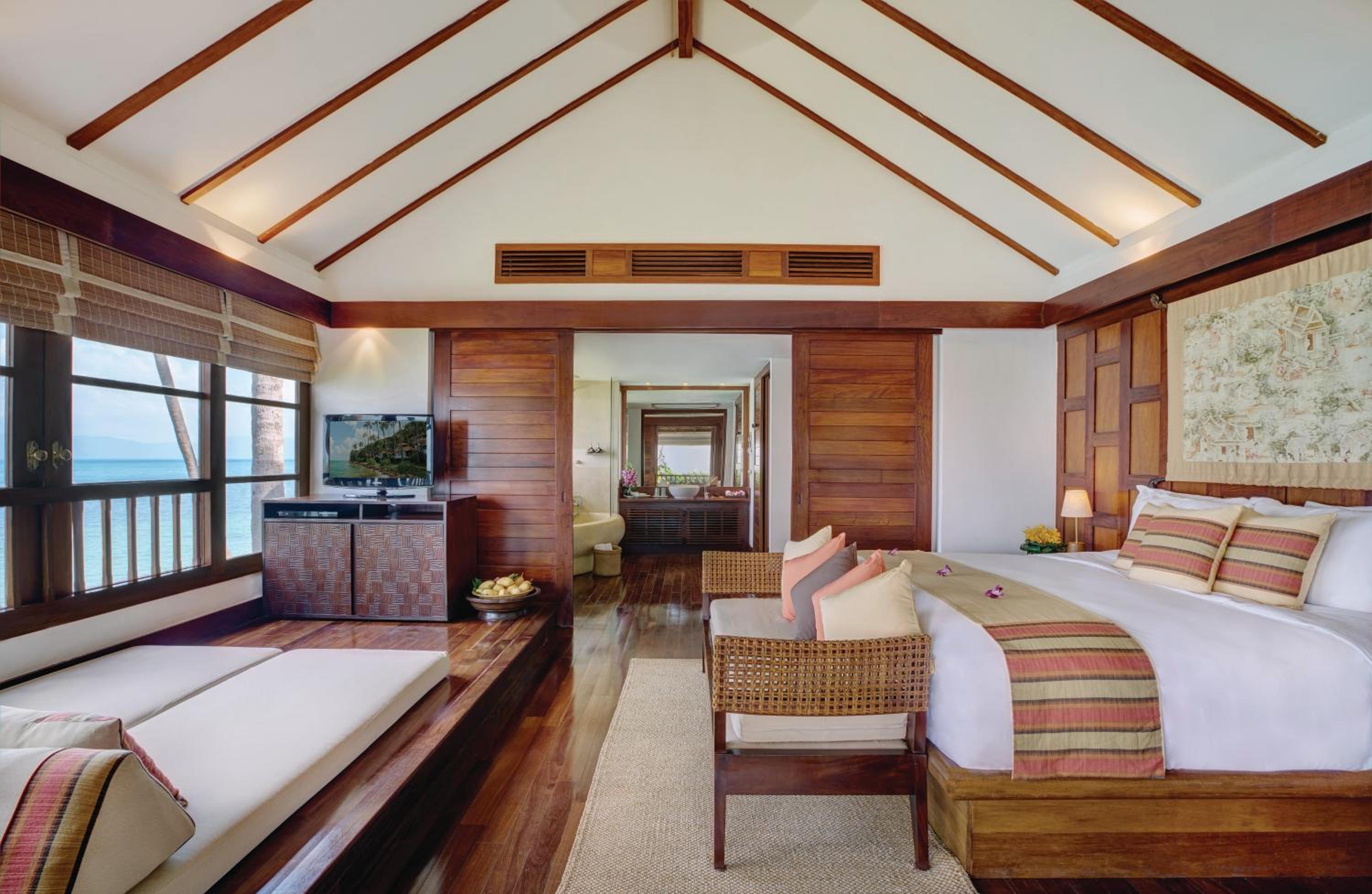 Oceanfront Villa photo 3