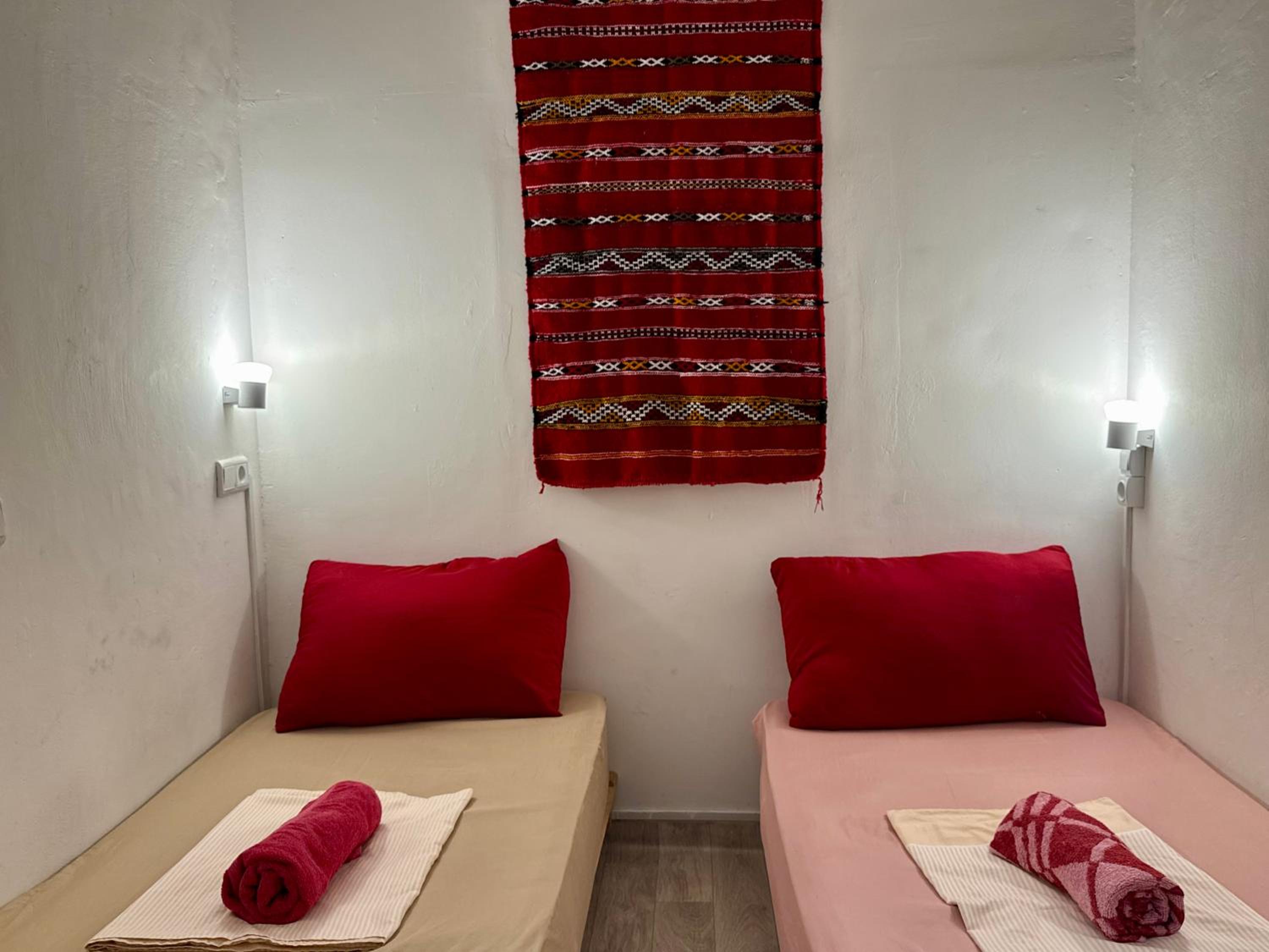 Twin Room with Bathroom photo 2