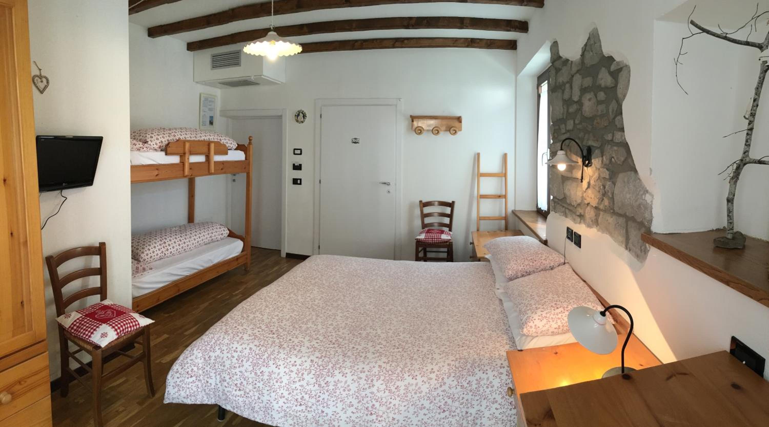 Quadruple Room photo 2