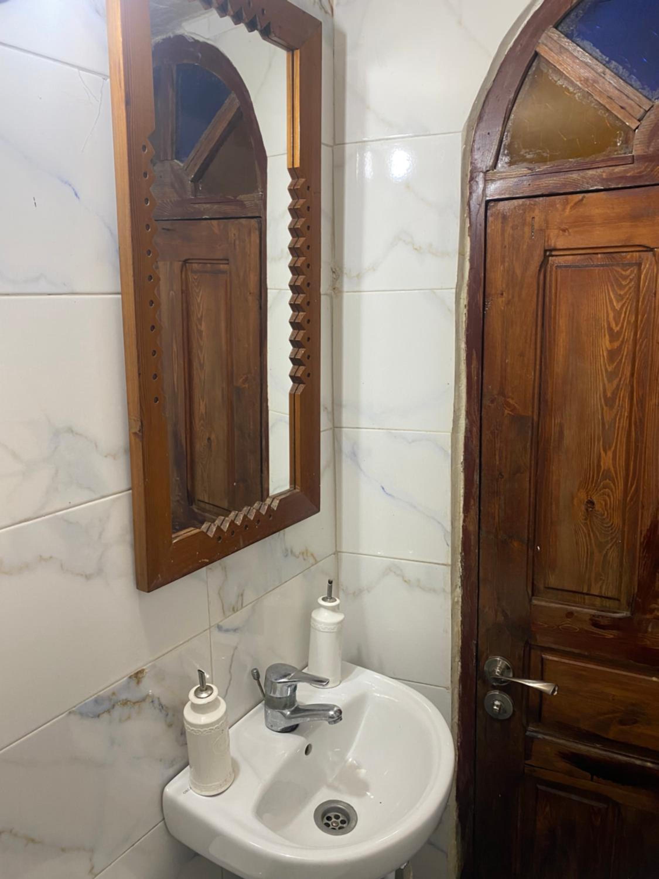 Twin Room with Private Bathroom photo 3