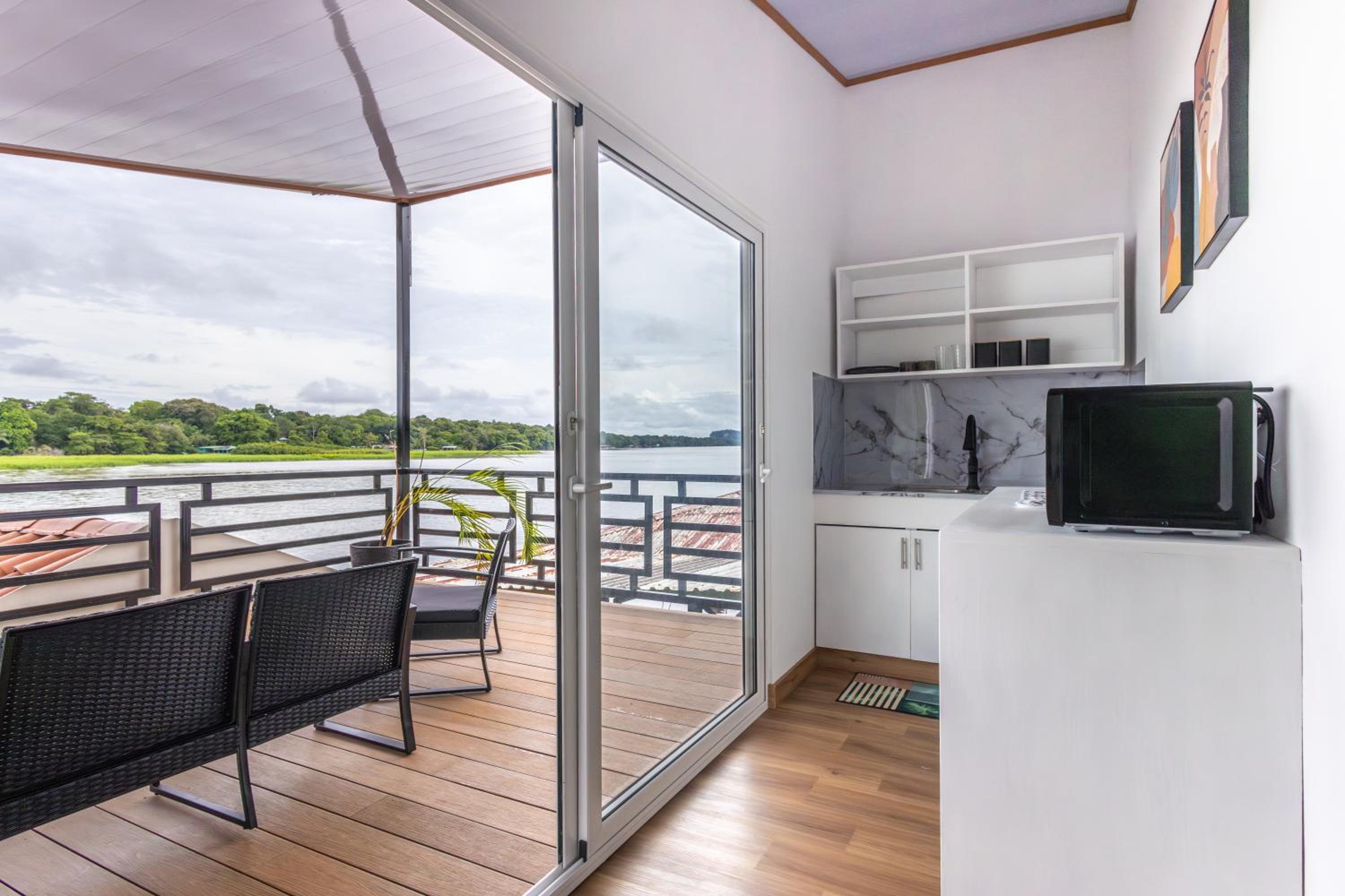 One-Bedroom Apartment with River View photo 1