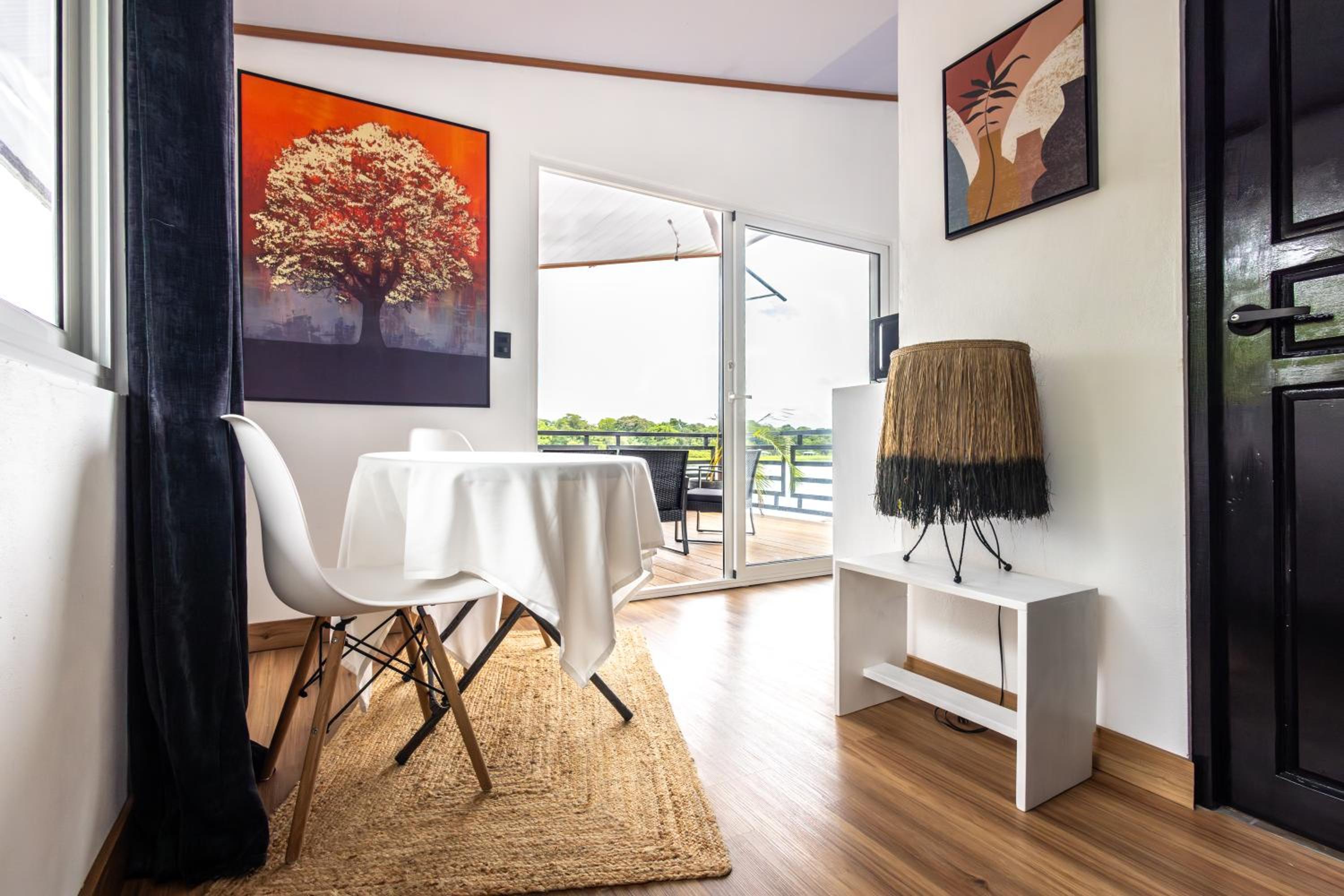 One-Bedroom Apartment with River View photo 2