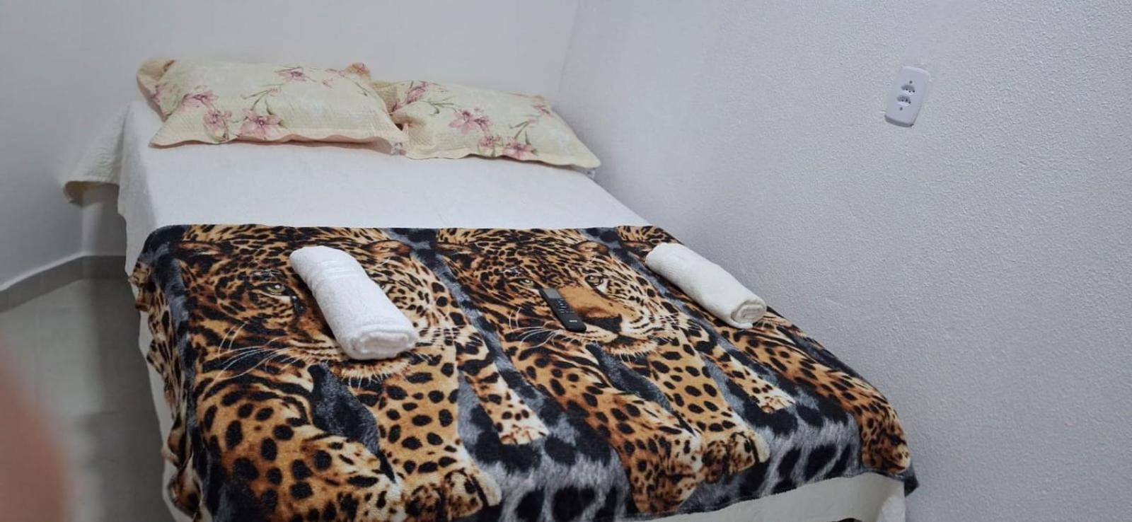 Double Room with Shared Bathroom photo 3