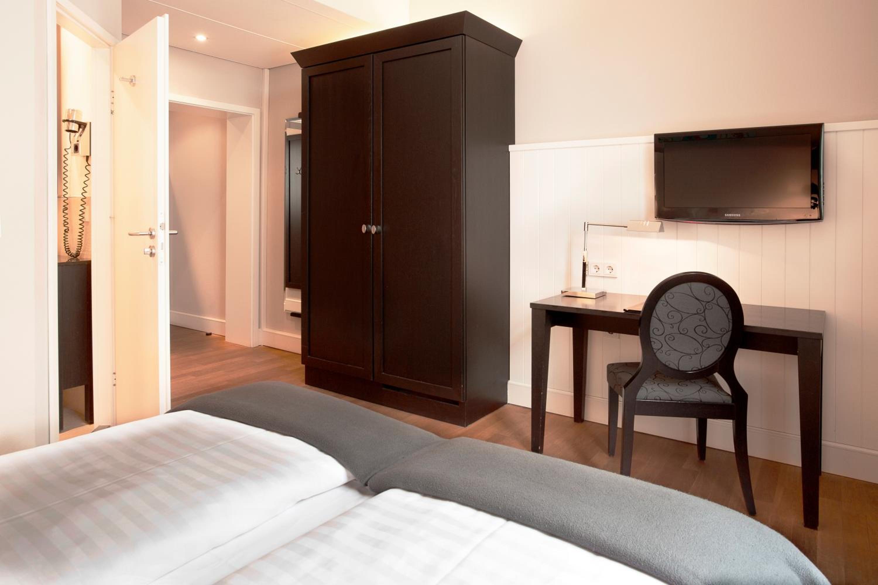 Double Room - Photo 5