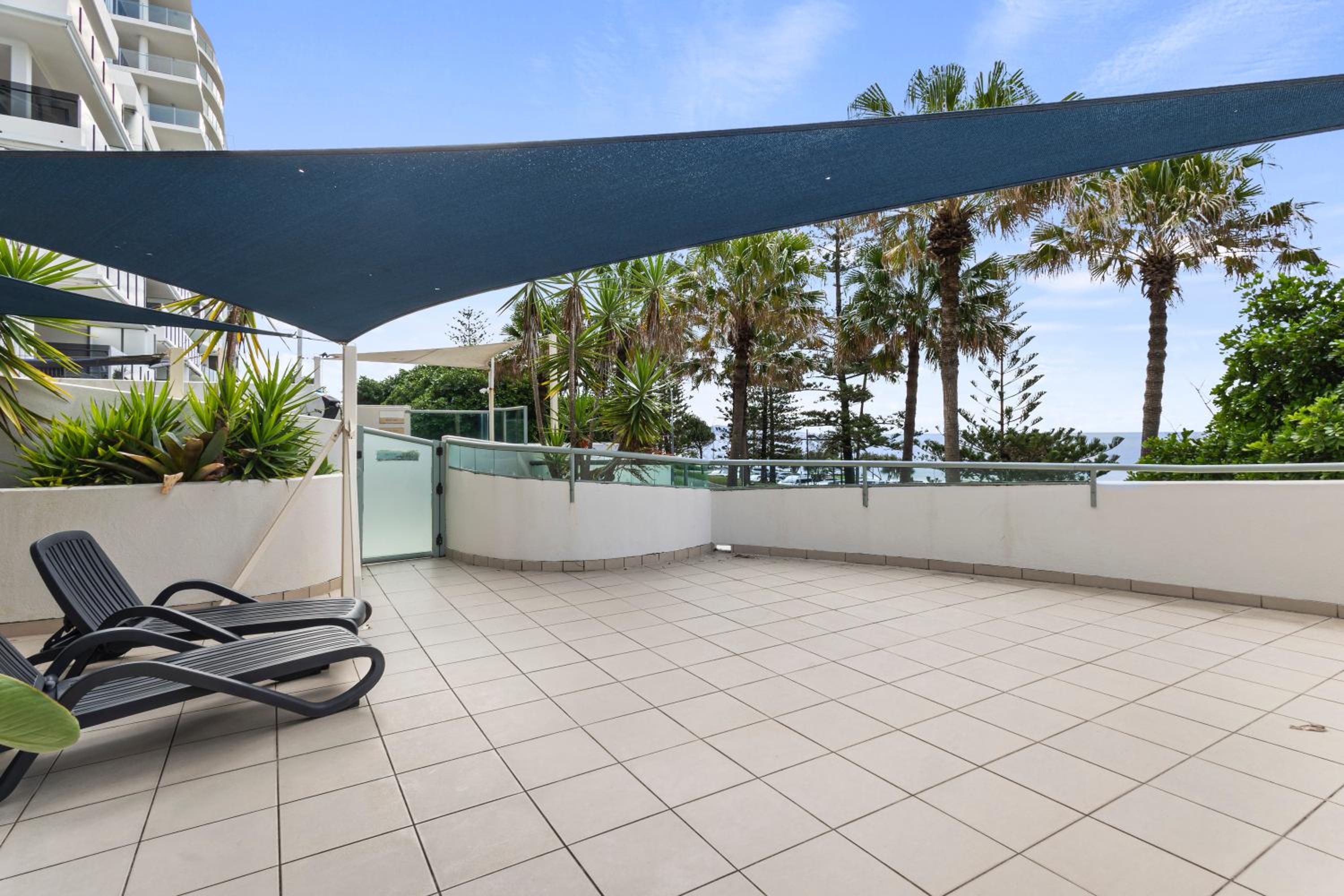 2-Bedroom Premium Courtyard Apartment – Partial Ocean Views – Fully Airconditioned