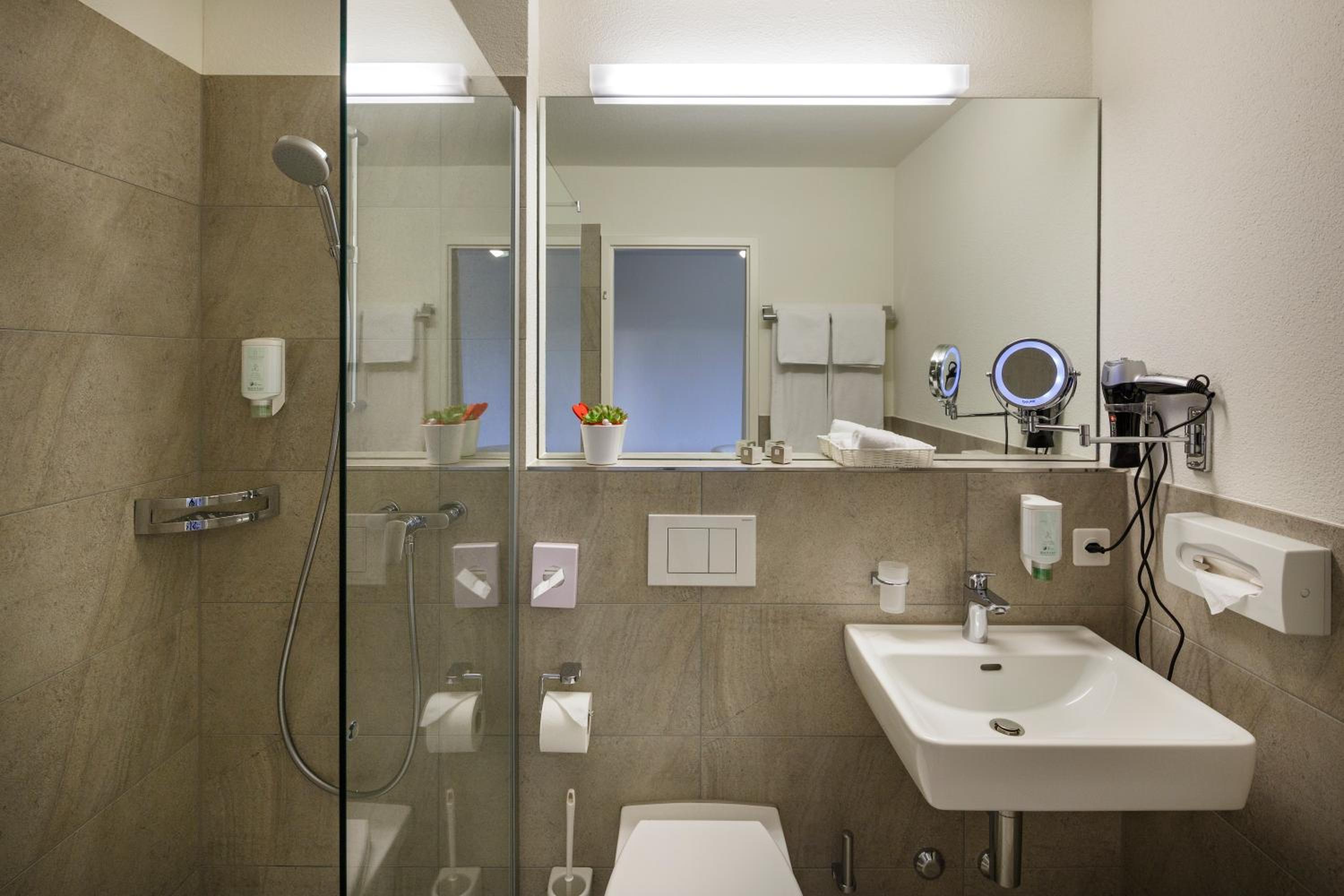 Superior Twin Room photo 2