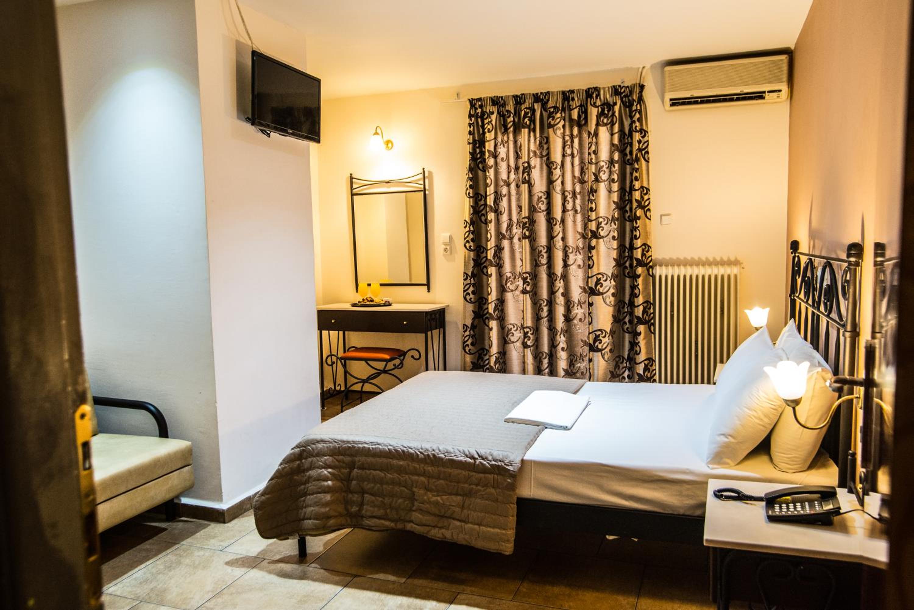 Economy Double or Twin Room, photo 7