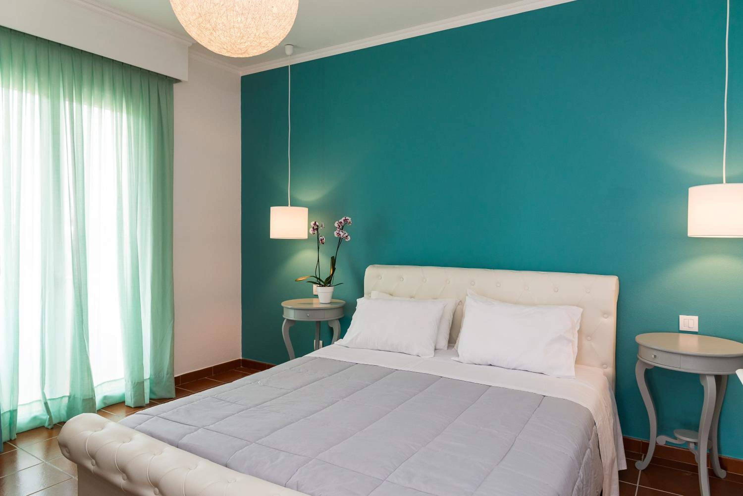 Honeymoon Suite photo 2